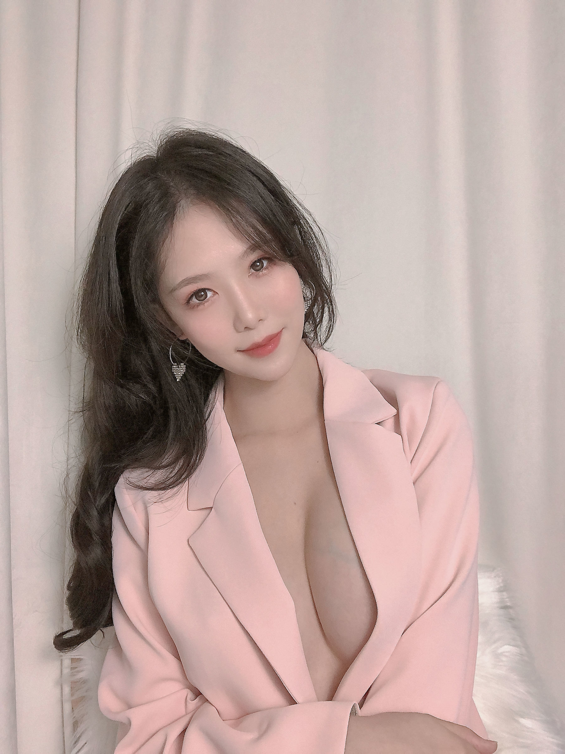 Internet Celebrity Coser Photo] Dou Niang - Li Shi Collection - Pink Suit