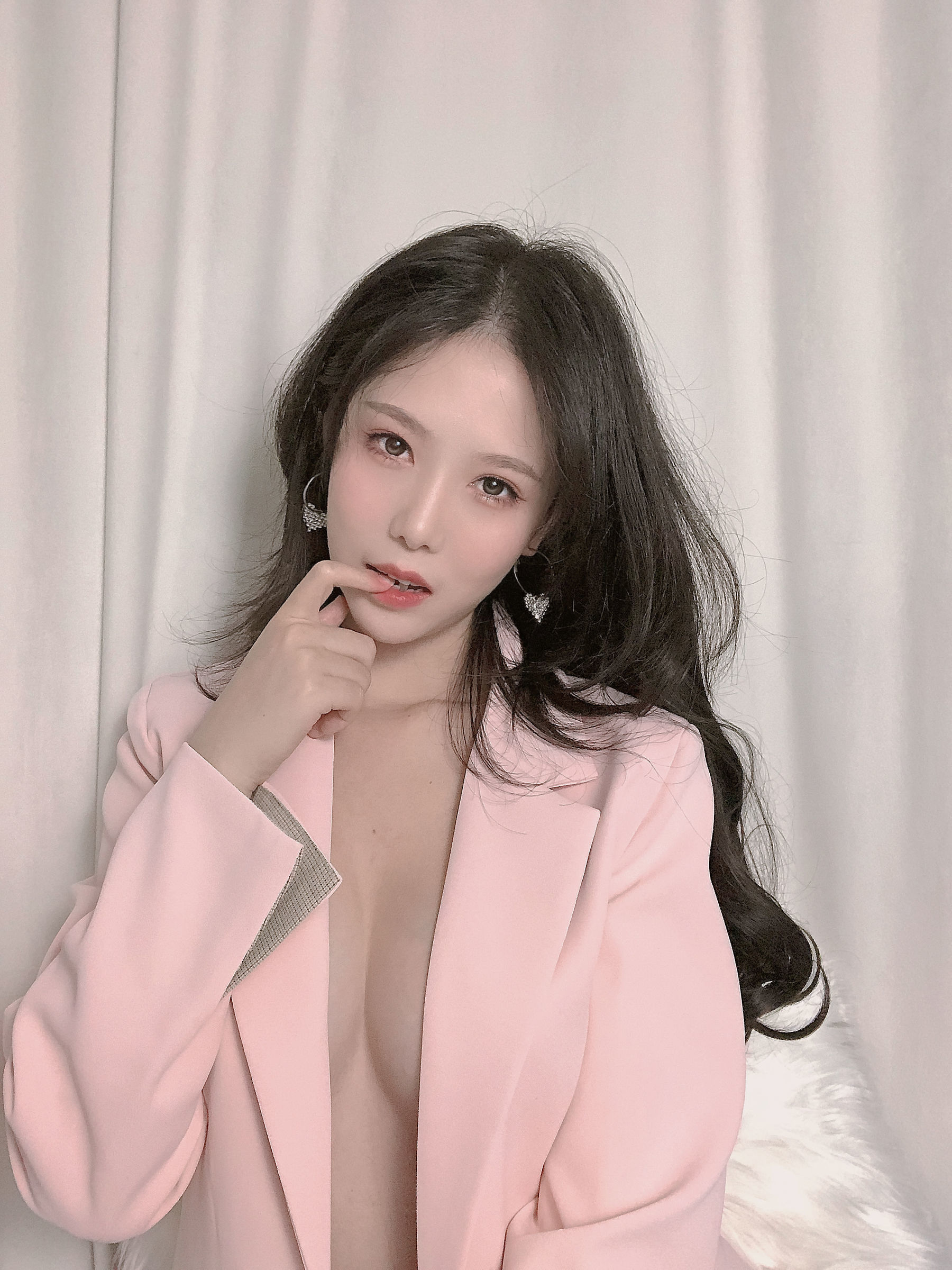 Net hồng Coser ảnh] Dou Nương - Lợi Thế tập ảnh - Áo vest màu hồng