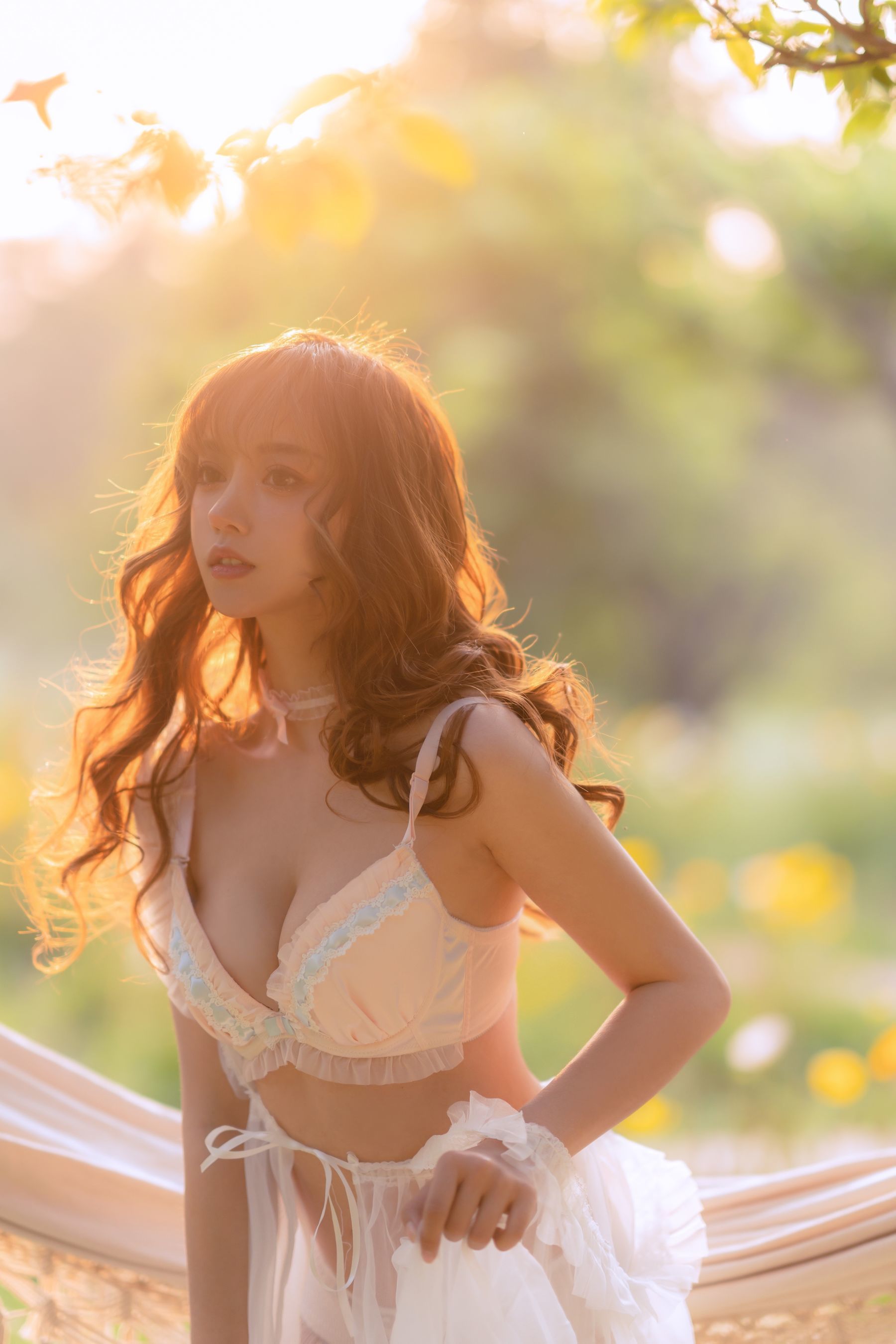Internet Celebrity Coser Photobook] Douyu Mi Xian Xian Sama Photobook - Summer Limited Hammock