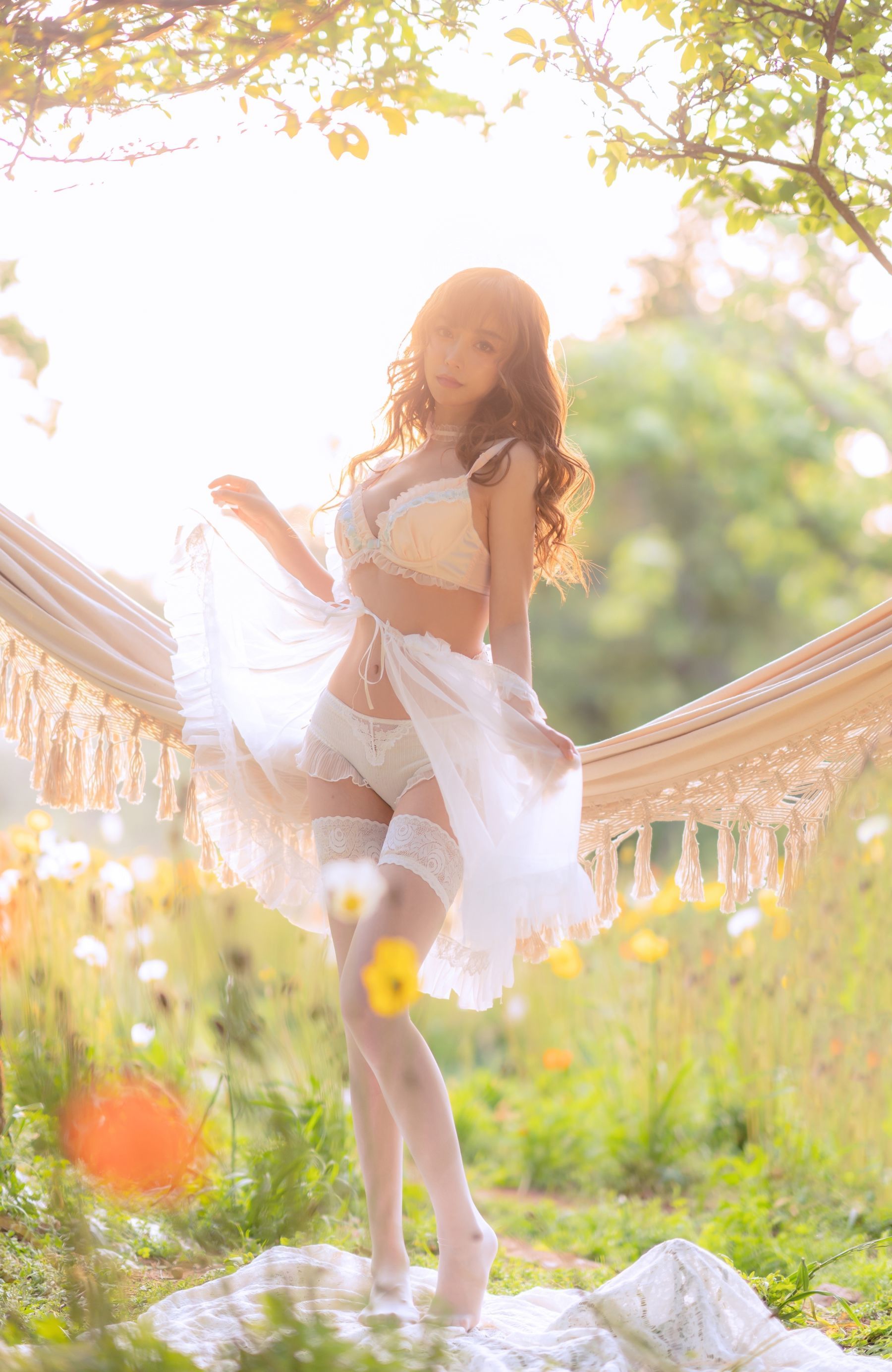 Internet Celebrity Coser Photobook] Douyu Mi Xian Xian Sama Photobook - Summer Limited Hammock