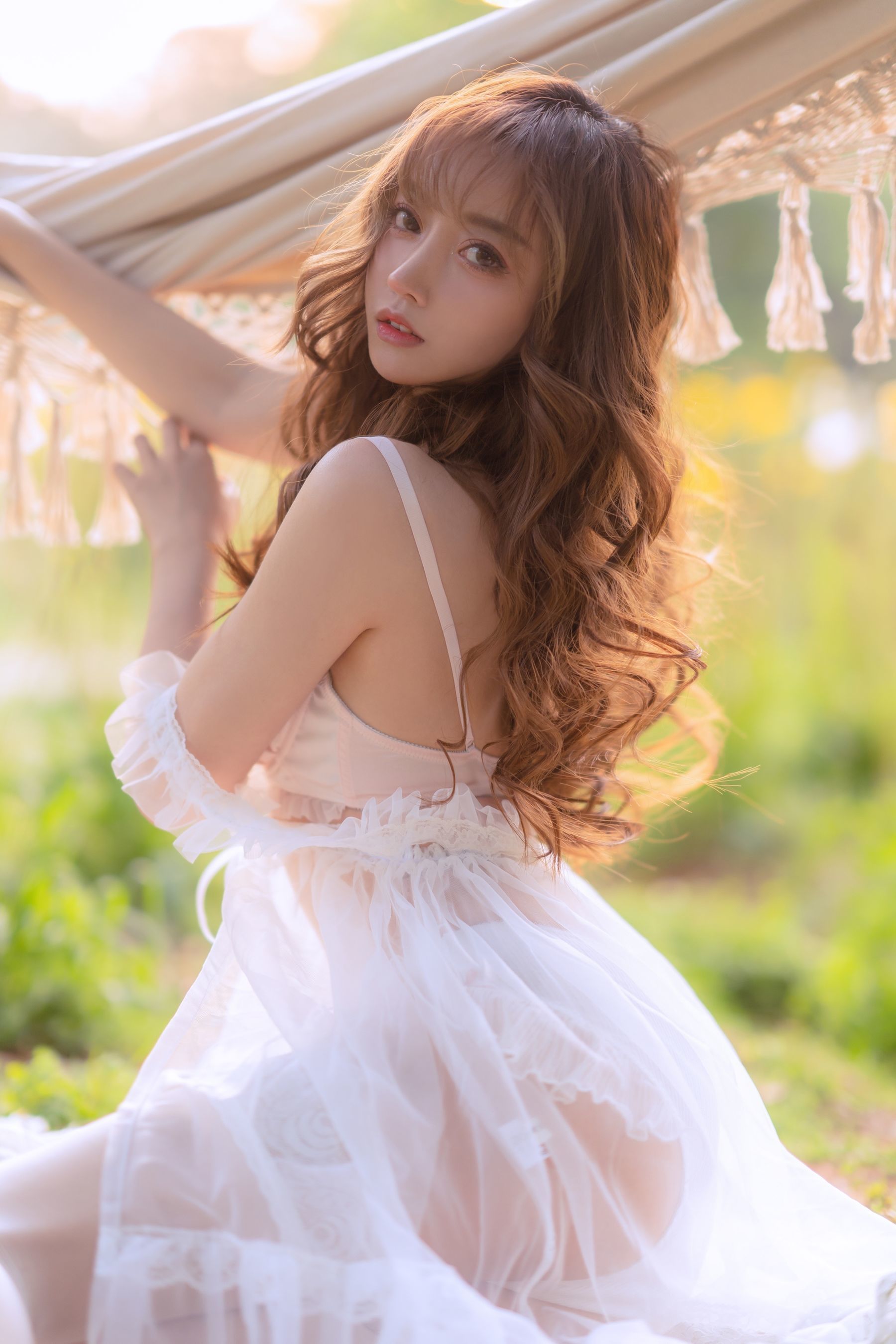 Internet Celebrity Coser Photobook] Douyu Mi Xian Xian Sama Photobook - Summer Limited Hammock