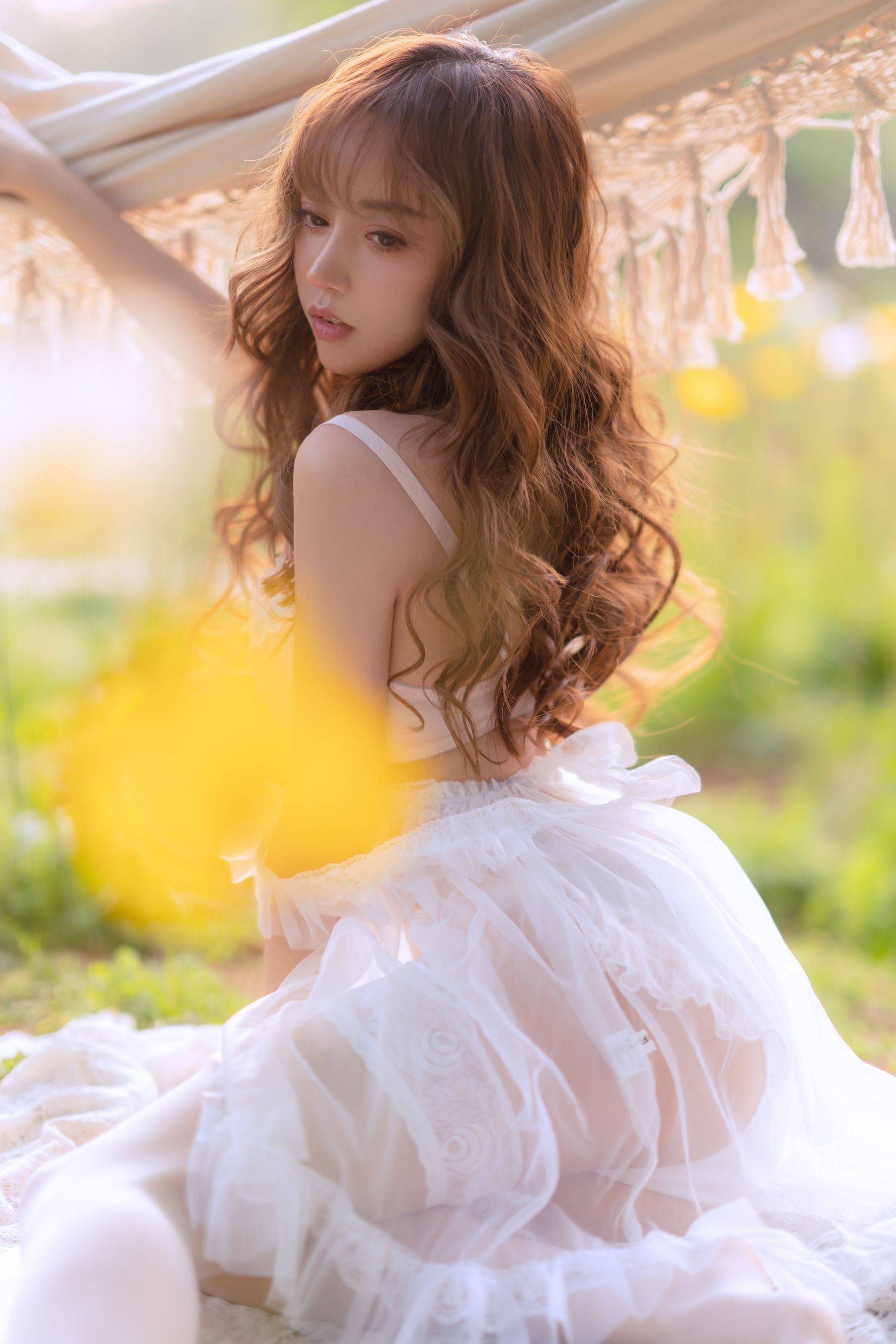 Internet Celebrity Coser Photobook] Douyu Mi Xian Xian Sama Photobook - Summer Limited Hammock