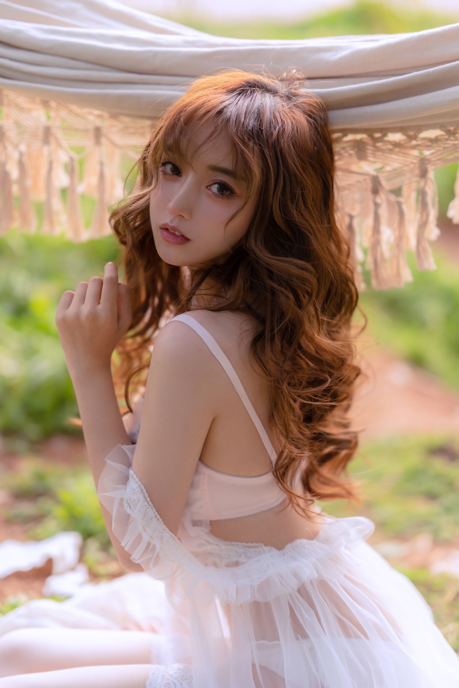 Internet Celebrity Coser Photobook] Douyu Mi Xian Xian Sama Photobook - Summer Limited Hammock