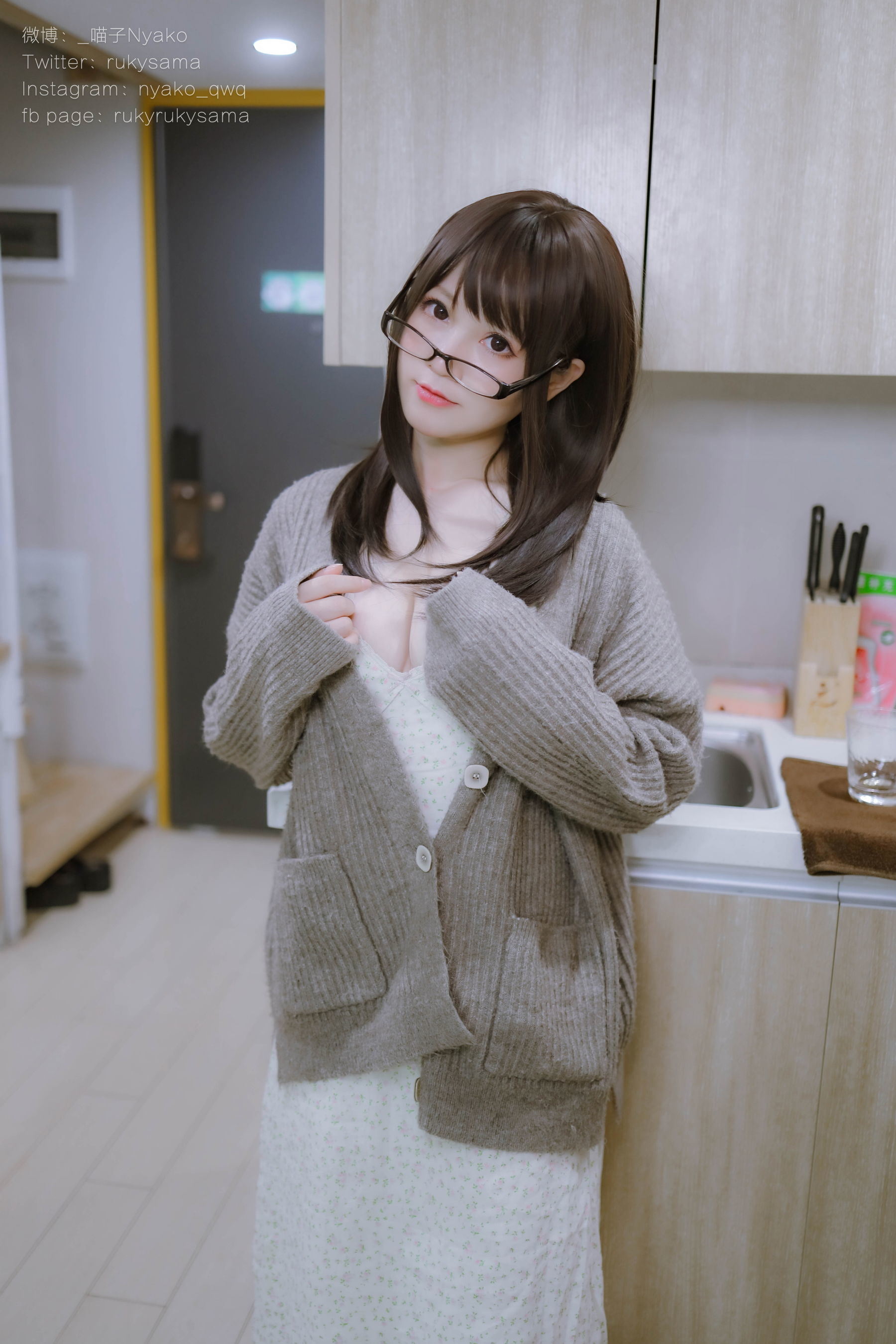 Internet Celebrity Cosplayer Photobook] Cute Girl Nyako - Living Together with My Delusional Girlfriend: Casual Clothes Series