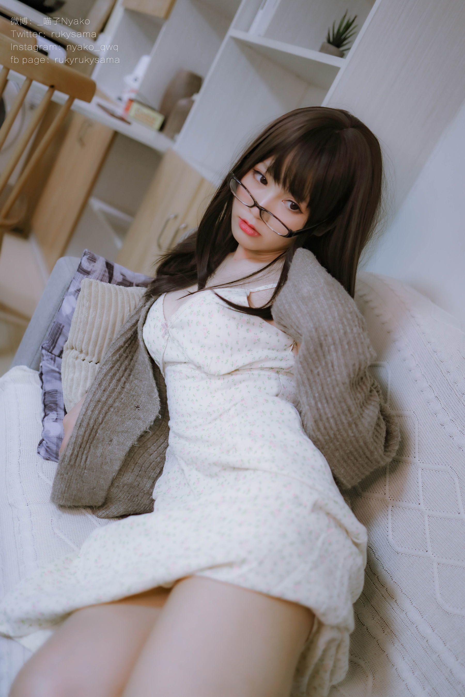 Bộ ảnh COSER nổi tiếng mạng] Cô nàng dễ thương Nyako Meowzi - Cuộc sống đồng cư với bạn gái tưởng tượng: Phiên bản trang phục thường ngày