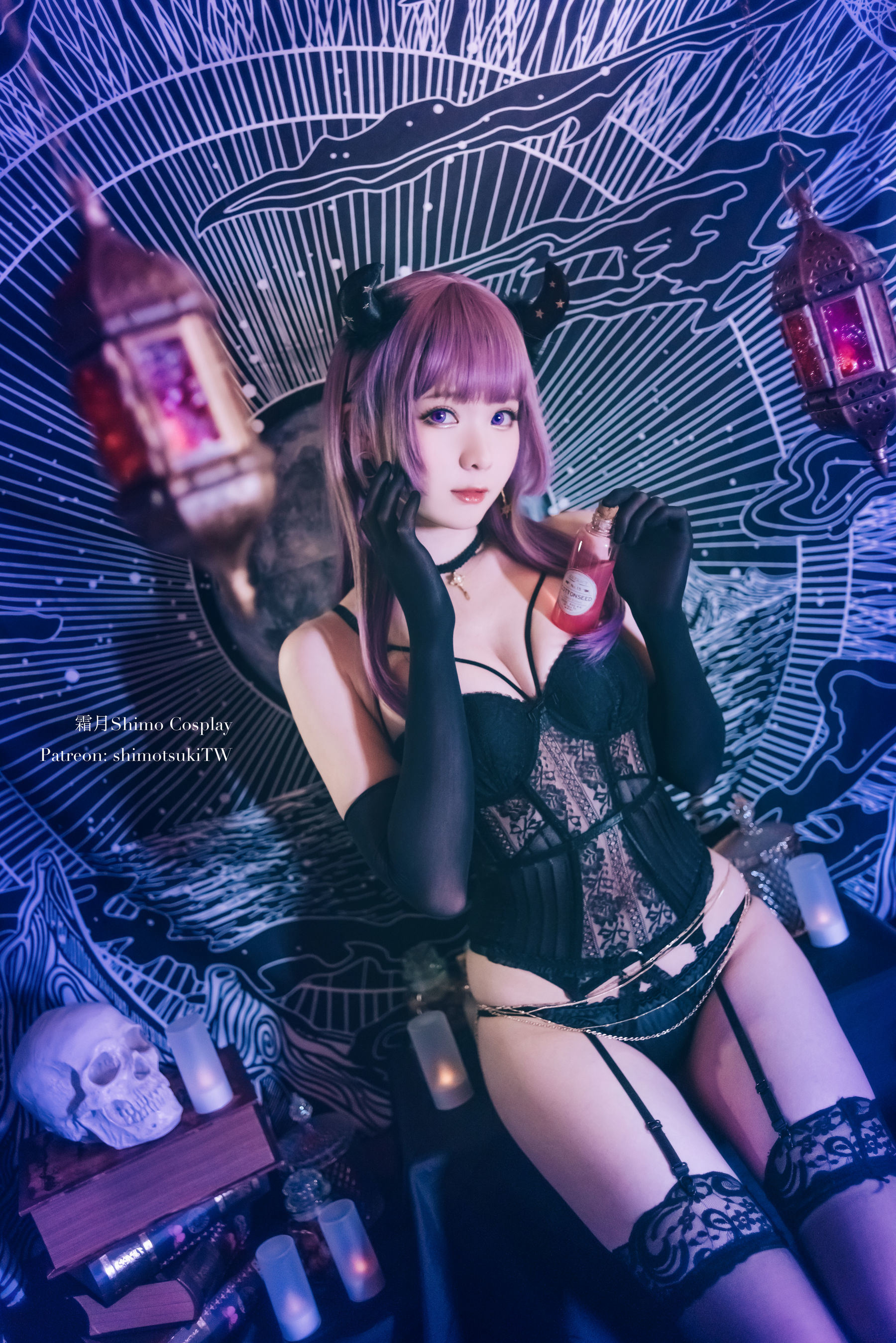 網紅 COSER 寫真] 微博妹紙霜月詩莫 - 內衣
