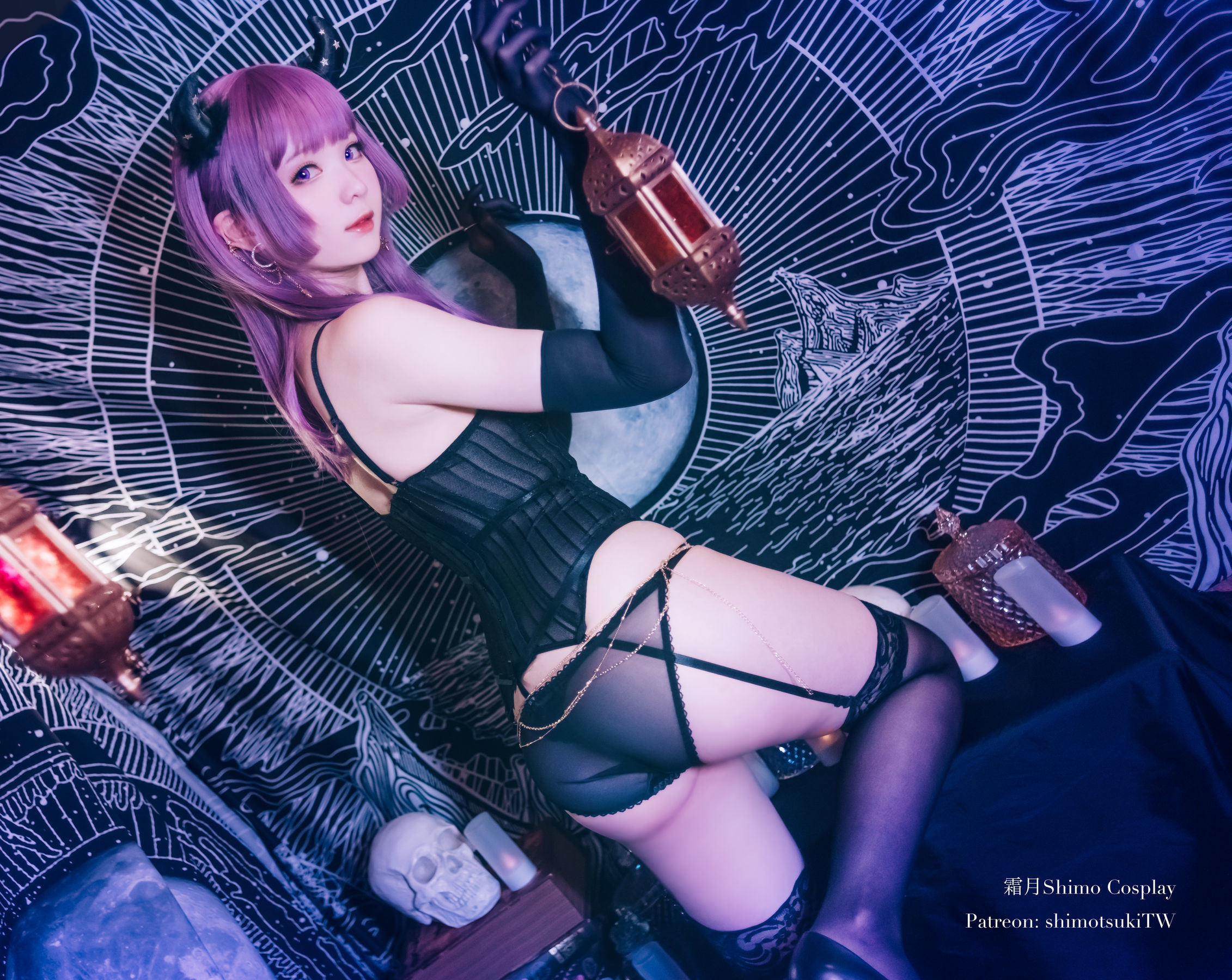 網紅 COSER 寫真] 微博妹紙霜月詩莫 - 內衣