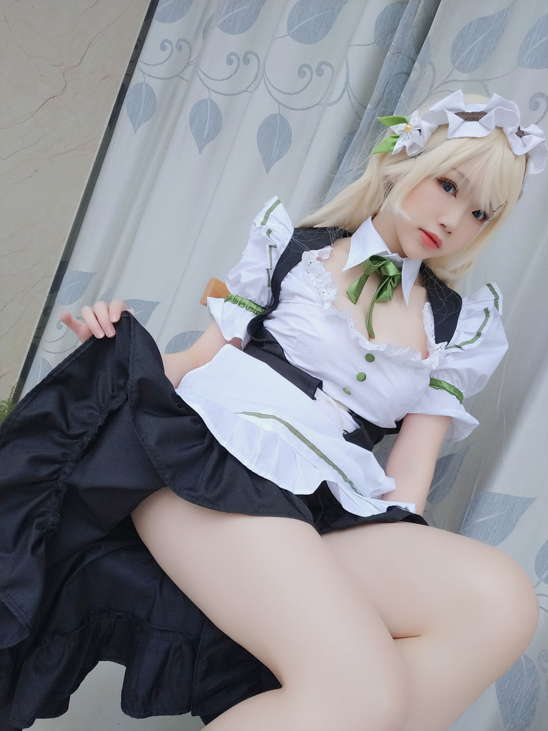 Internet Celebrity Cosplayer Photobook] Anime Blogger Xue Qing Astra - Maid