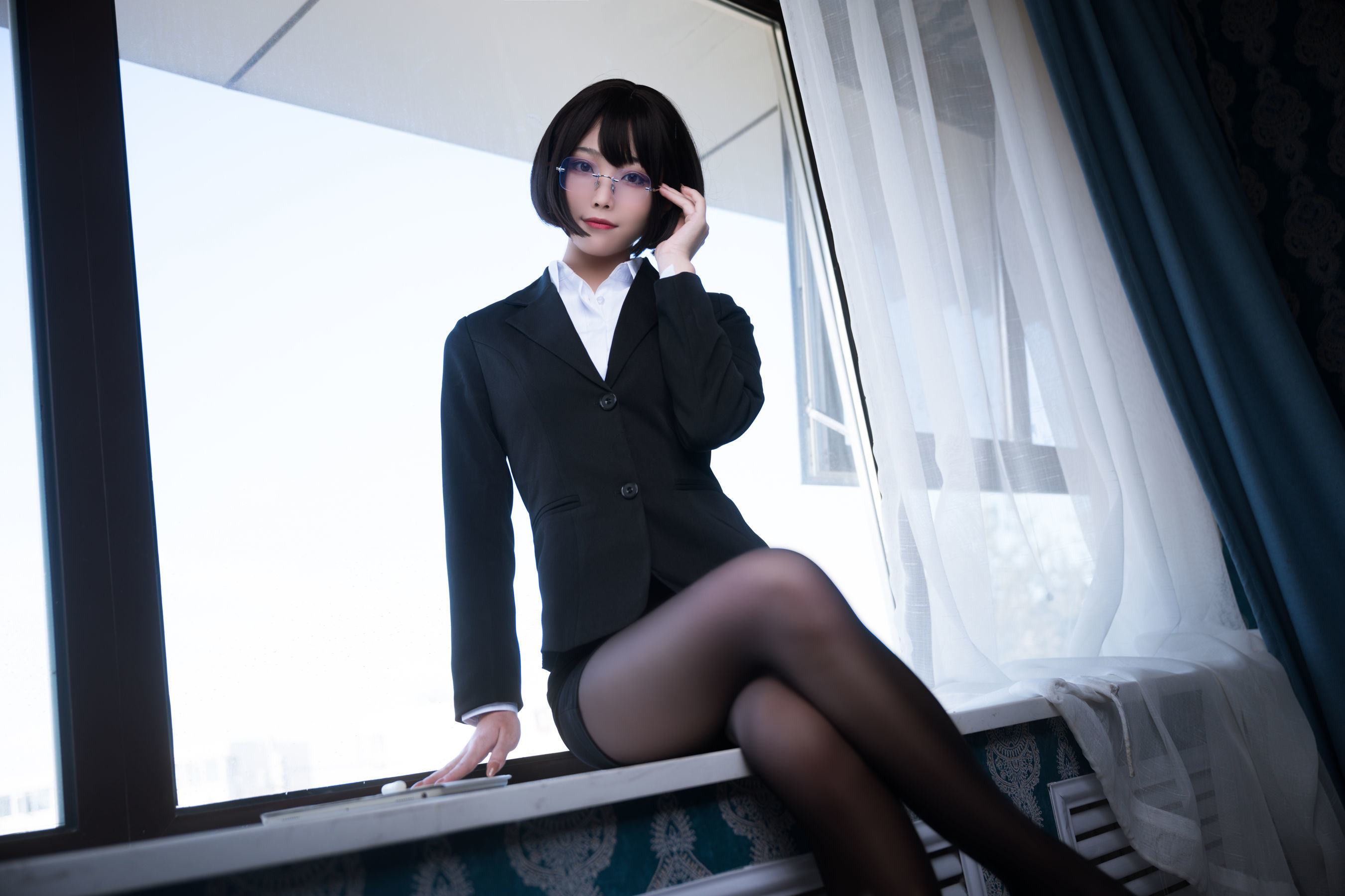 Internet Celebrity Coser Photo] Cosplay Wang Zhizi - Black Silk OL