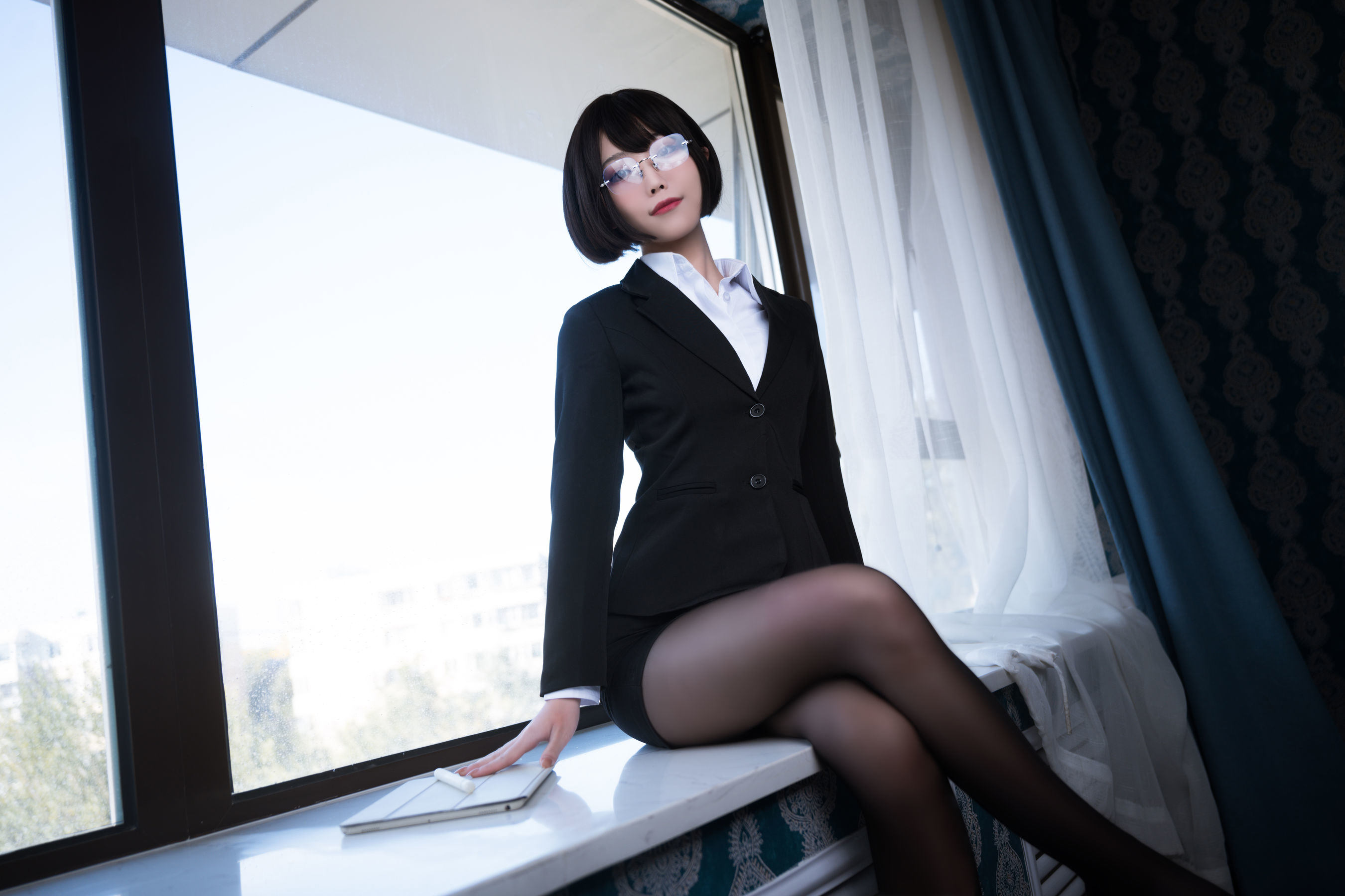 Internet Celebrity Coser Photo] Cosplay Wang Zhizi - Black Silk OL