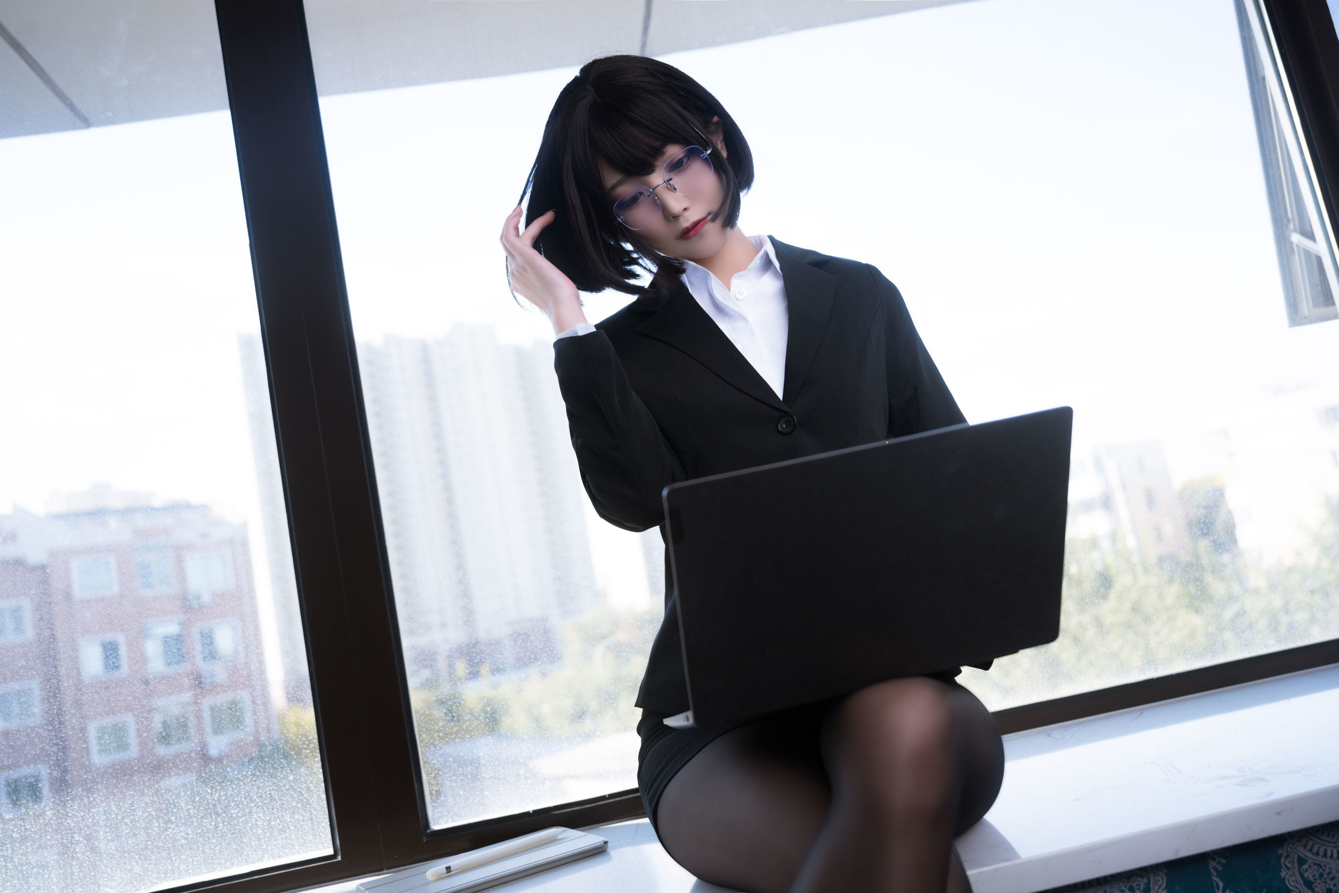 網紅COSER寫真] Cosplay汪知子 - 黑絲OL