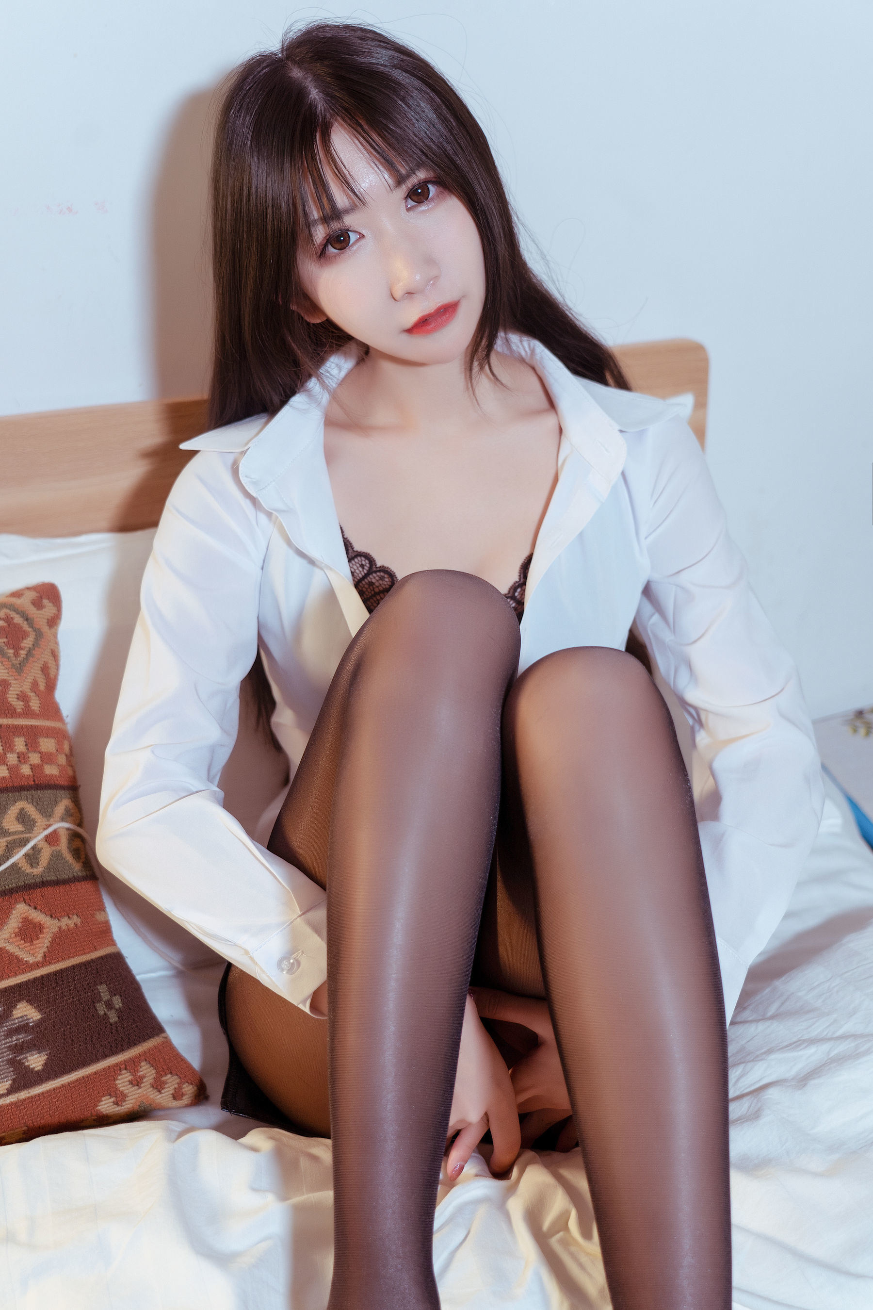 網紅 COSER 寫真] 動漫博主阮邑_菲瑞 - 大象 OL
