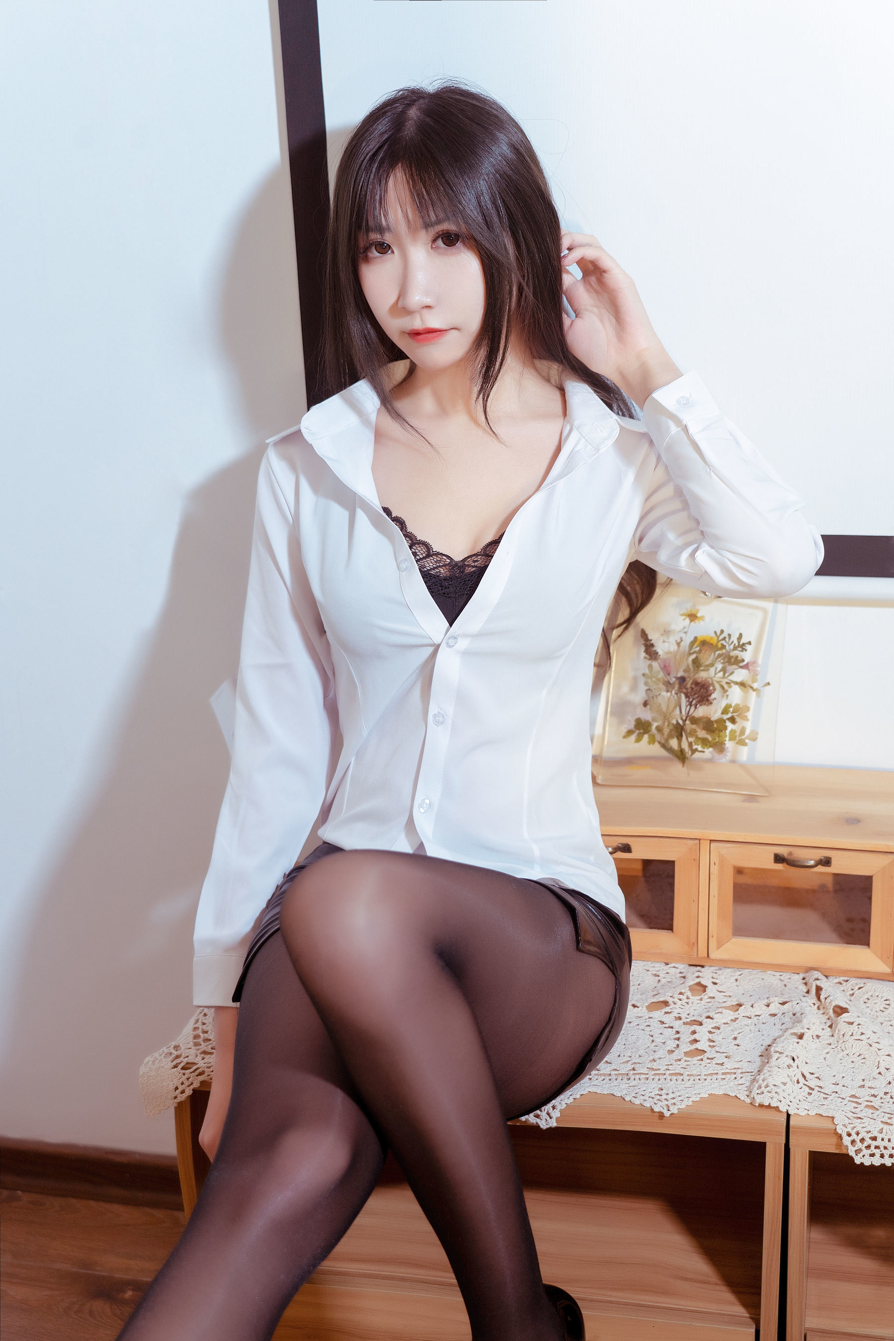 網紅 COSER 寫真] 動漫博主阮邑_菲瑞 - 大象 OL