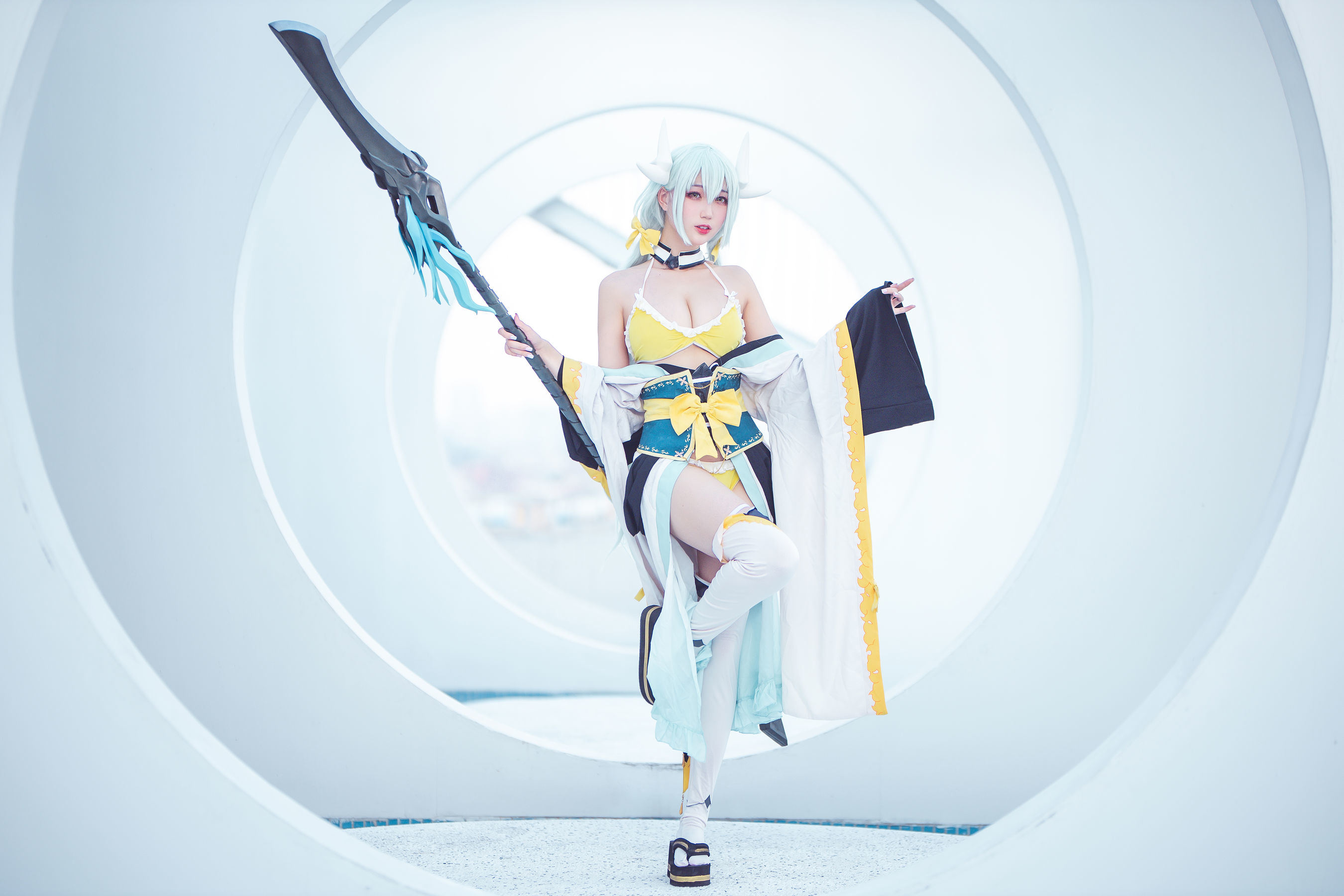 Internet Celebrity Cosplayer Photobook] Zhou Ji is a Cute Bunny - Qing Ji