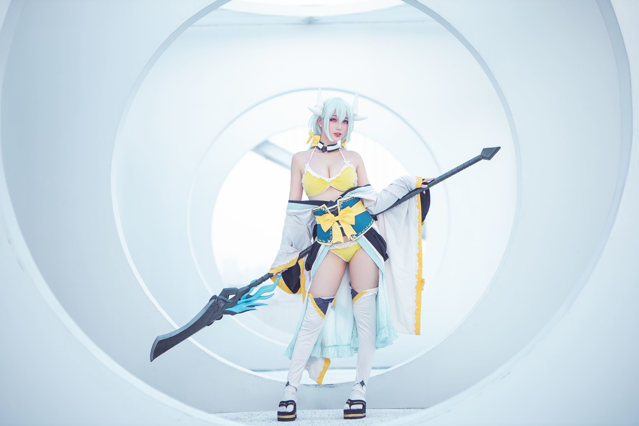 Internet Celebrity Cosplayer Photobook] Zhou Ji is a Cute Bunny - Qing Ji