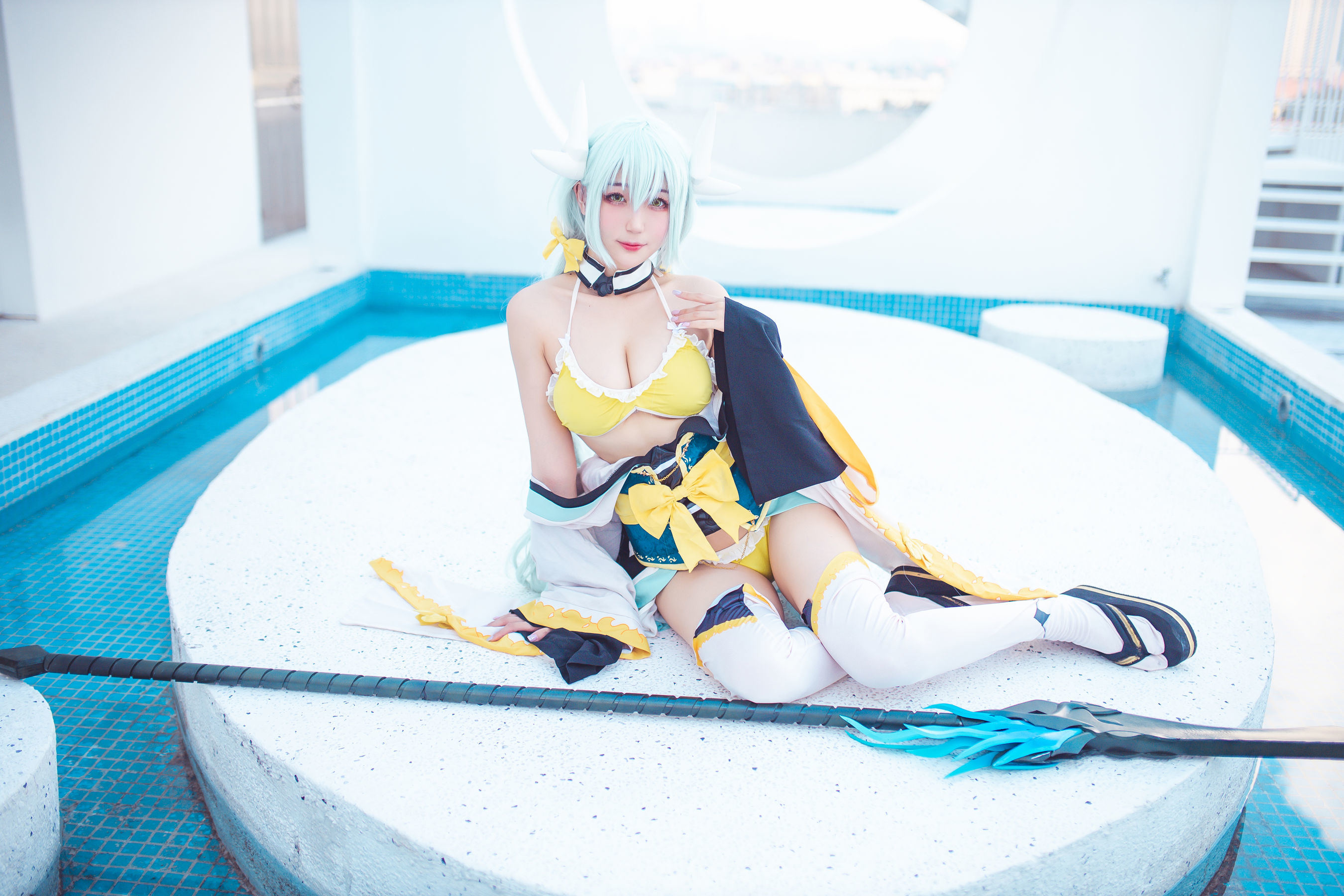 Internet Celebrity Cosplayer Photobook] Zhou Ji is a Cute Bunny - Qing Ji