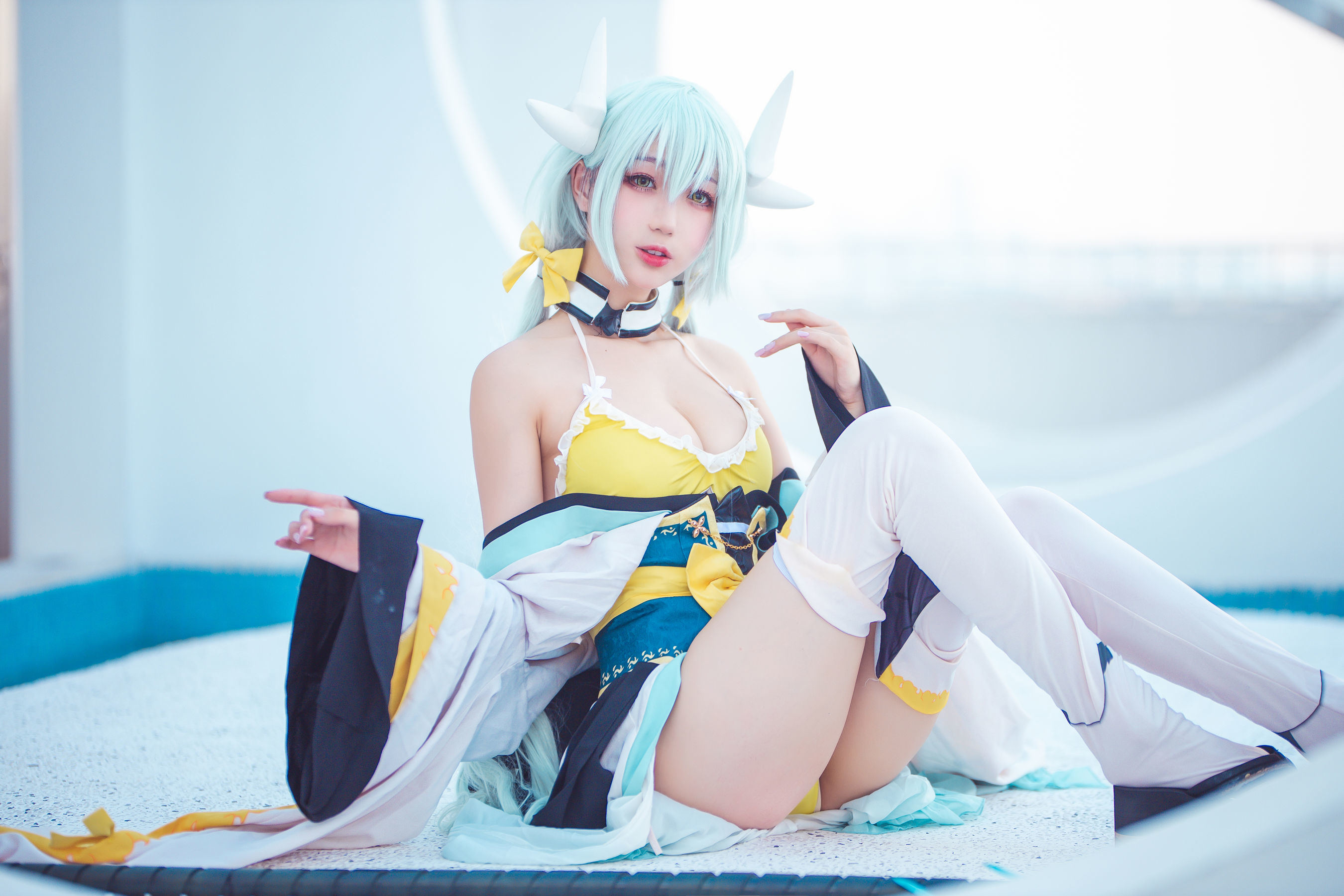 Internet Celebrity Cosplayer Photobook] Zhou Ji is a Cute Bunny - Qing Ji
