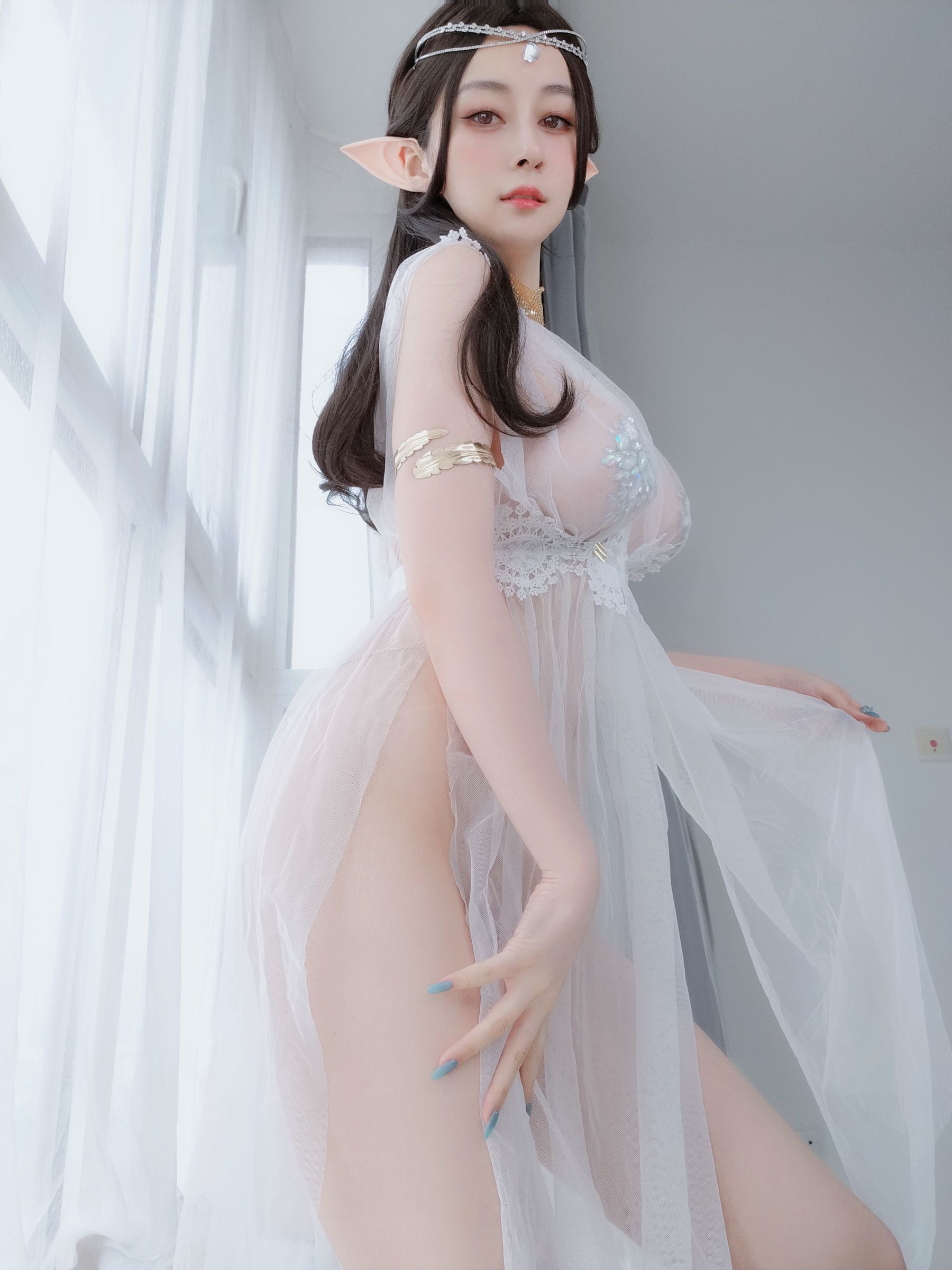 ネット紅人コスプレイヤー写真] コスプレイヤーお嬢様白銀 - エルフ宝石ランジェリー
