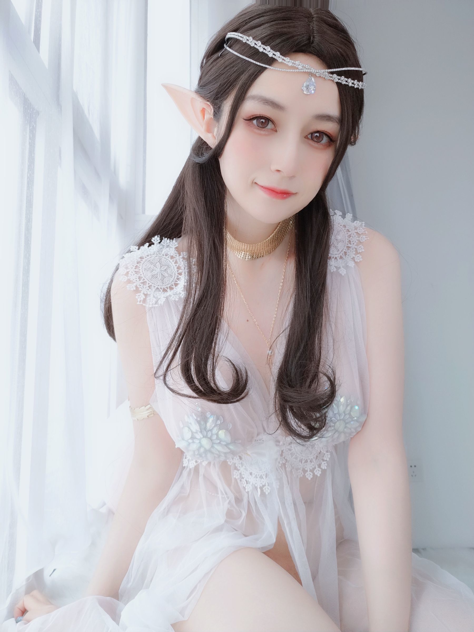 ネット紅人コスプレイヤー写真] コスプレイヤーお嬢様白銀 - エルフ宝石ランジェリー