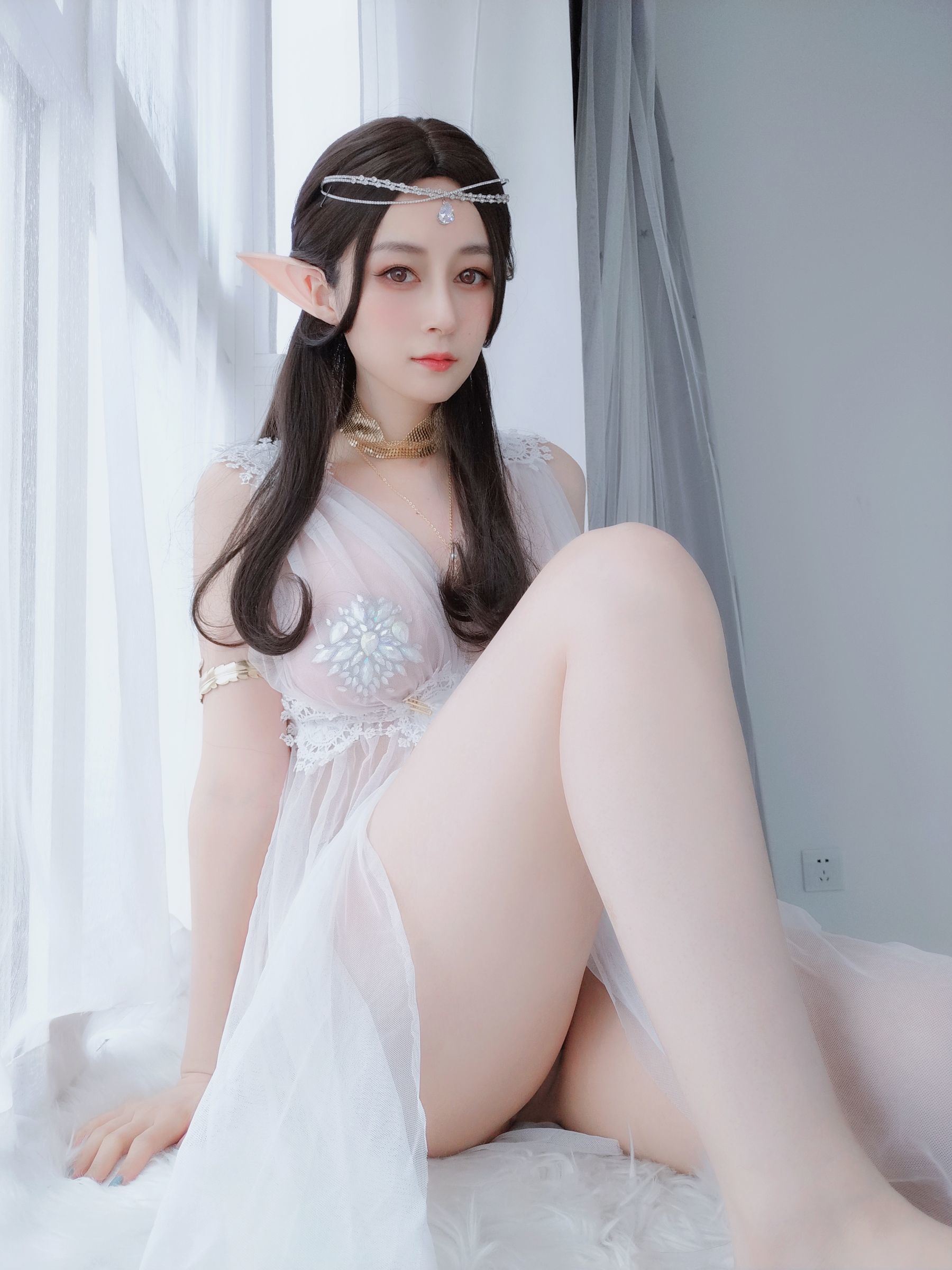 網紅COSER寫真] Coser小姐姐白銀 - 精靈寶石內衣