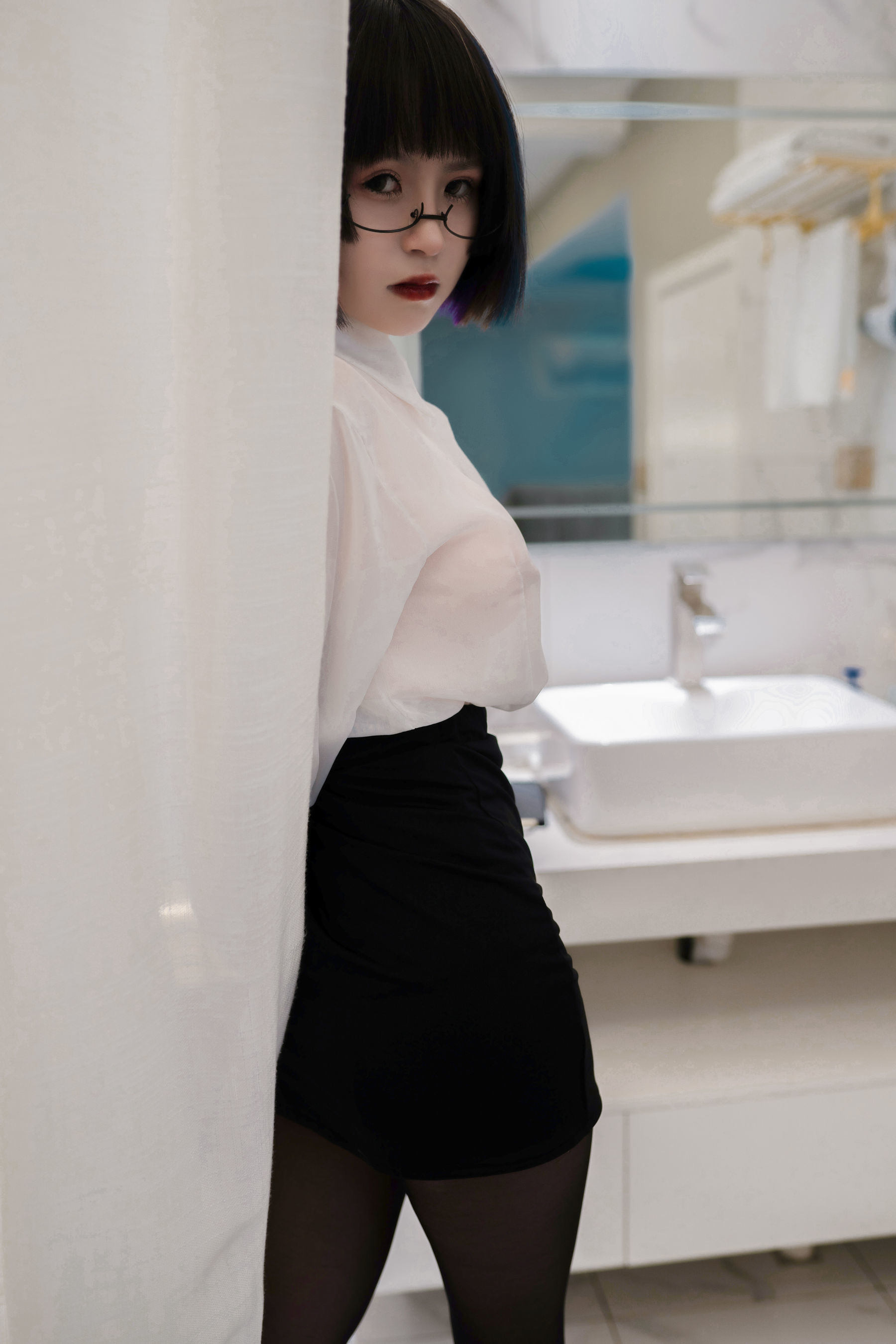 Internet Celebrity Coser Photobook] Beautiful Girl Yun Zai - Enchanting Little Secretary