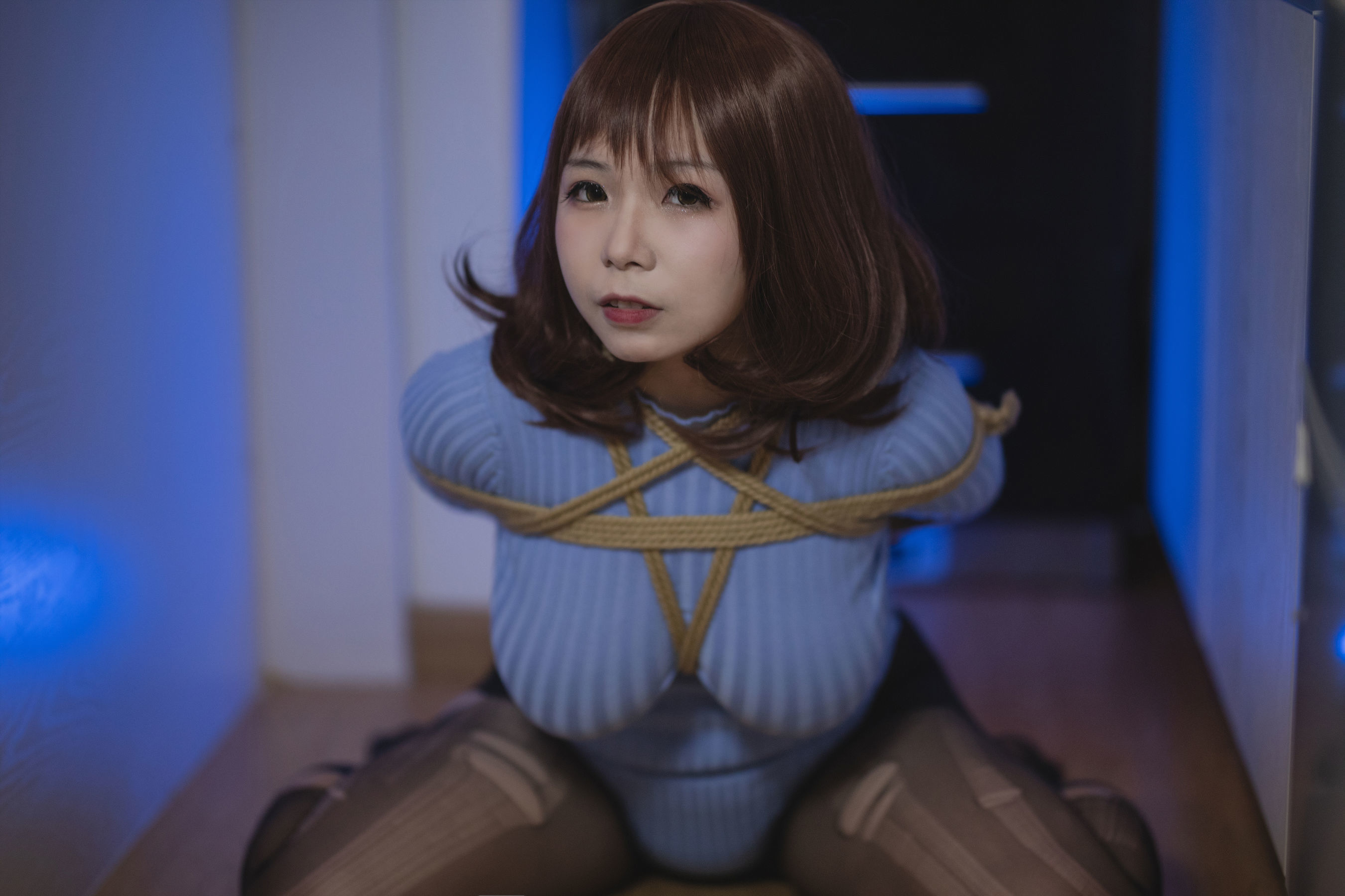 Internet Celebrity Cosplayer Photobook] Zi Bi Yan Qiu Qiu (Wu Yan Xiao Tian Shi wy) - Rope