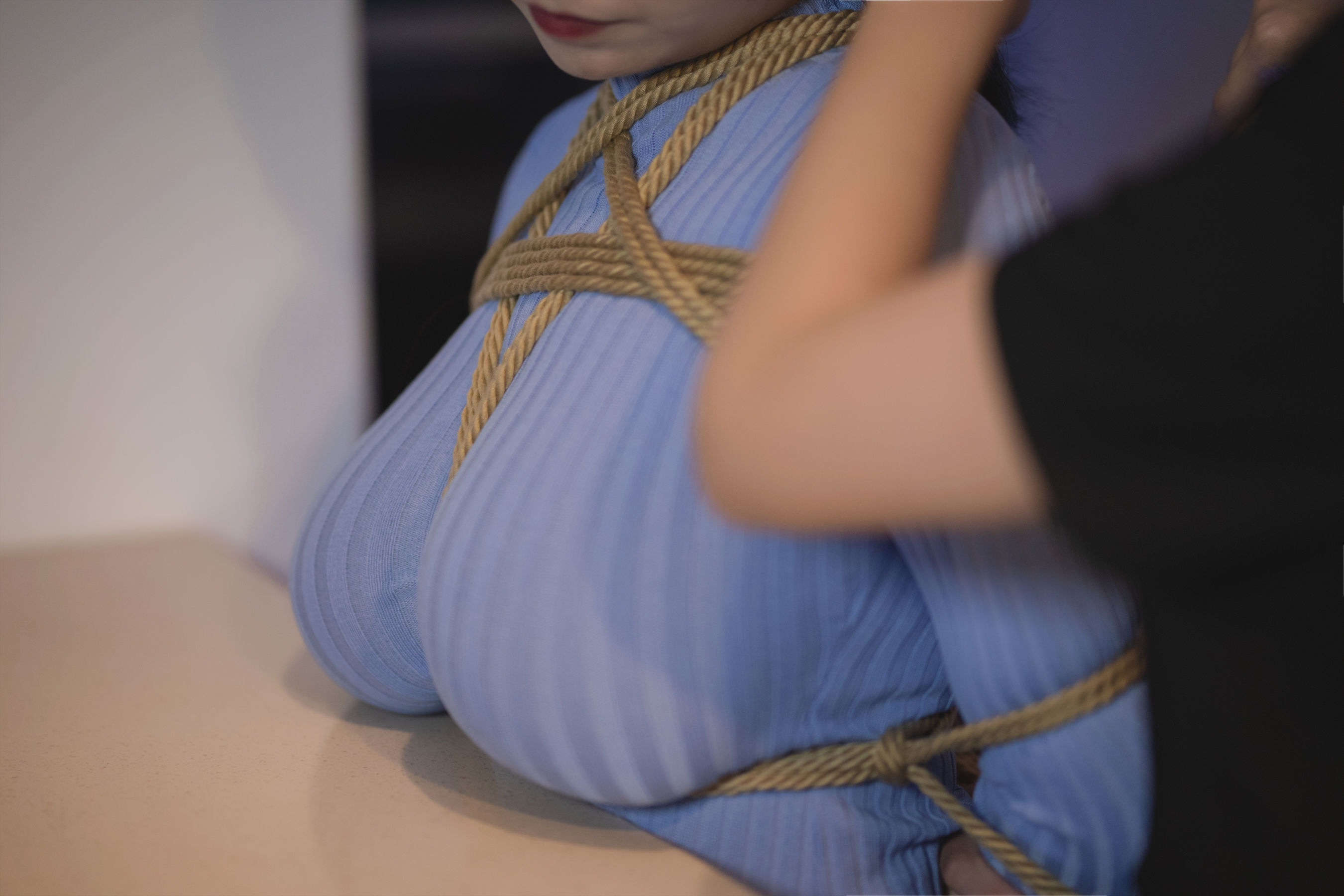 Internet Celebrity Cosplayer Photobook] Zi Bi Yan Qiu Qiu (Wu Yan Xiao Tian Shi wy) - Rope