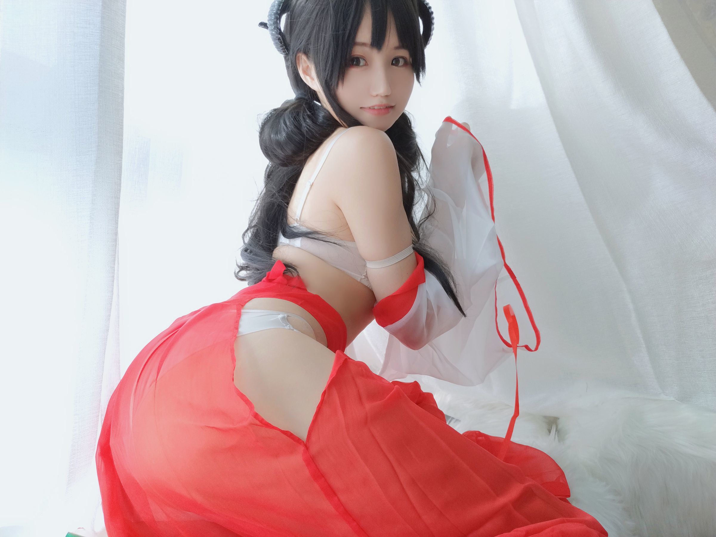 Internet Celebrity Coser Photobook] Anime Blogger Ogura Chiyo w - Shrine Maiden DLC