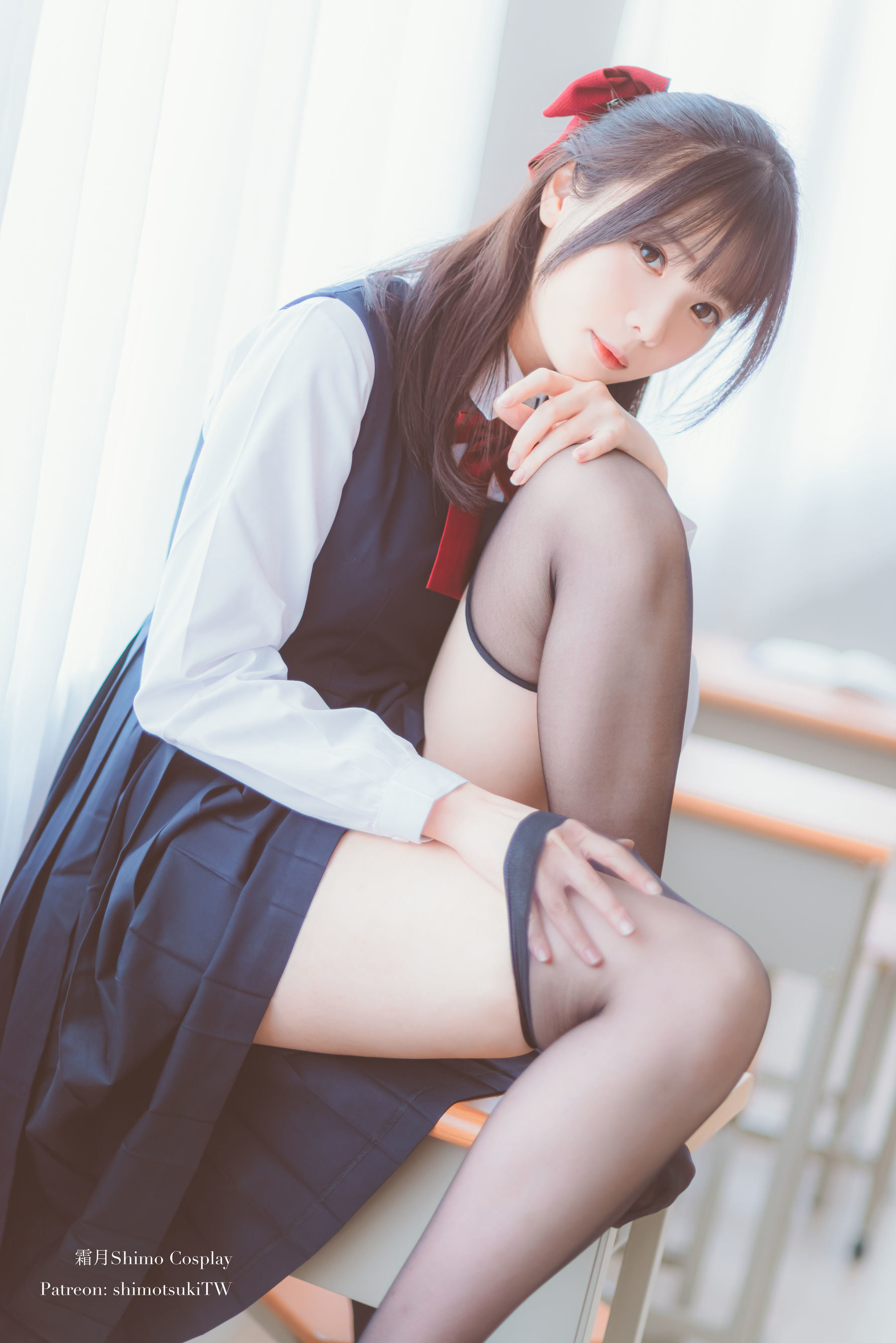網紅COSER寫真] 微博妹紙霜月shimo - JK校服的誘惑