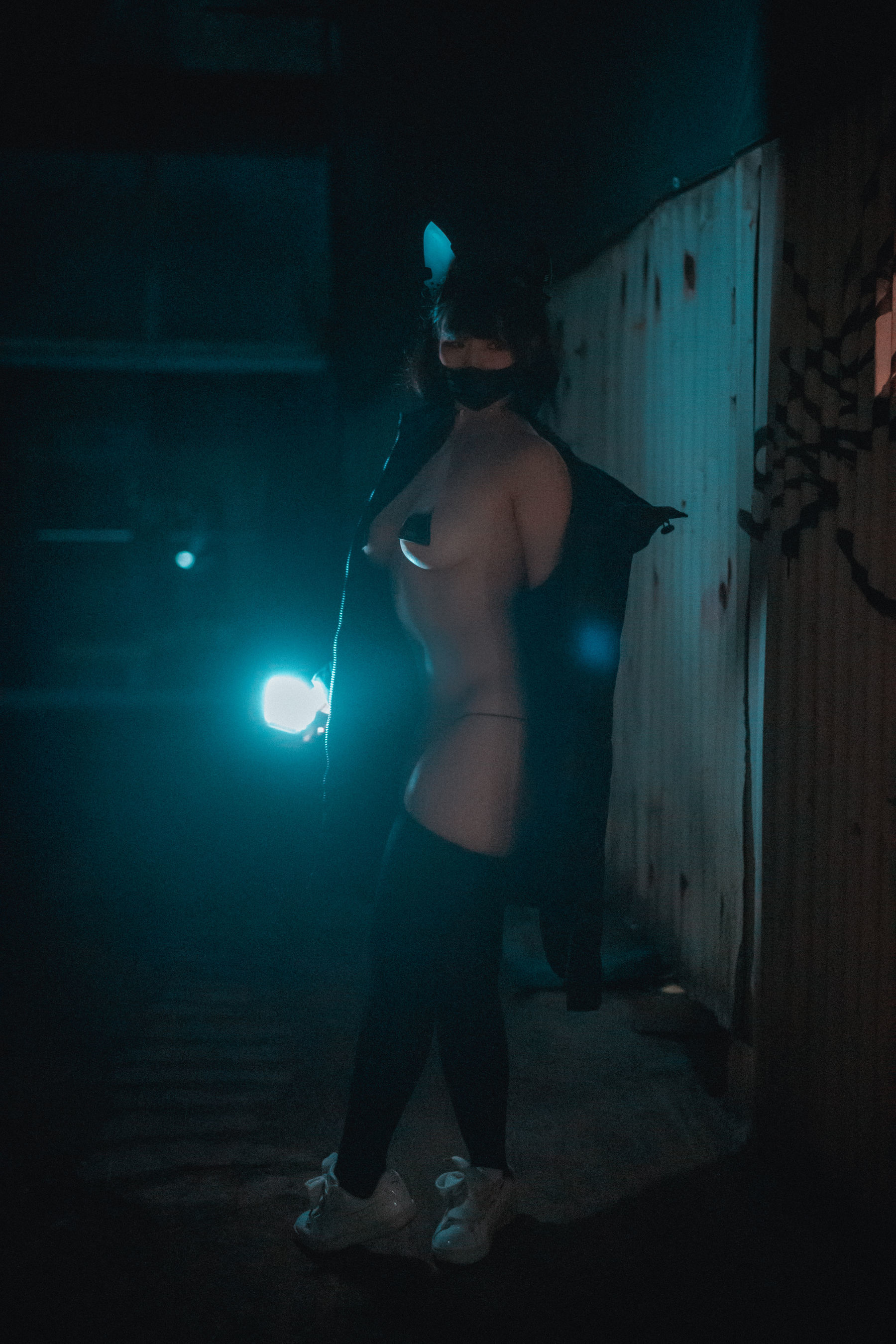 ジャワ] ミンミ - ルディ 真夜中の狼 写真セット