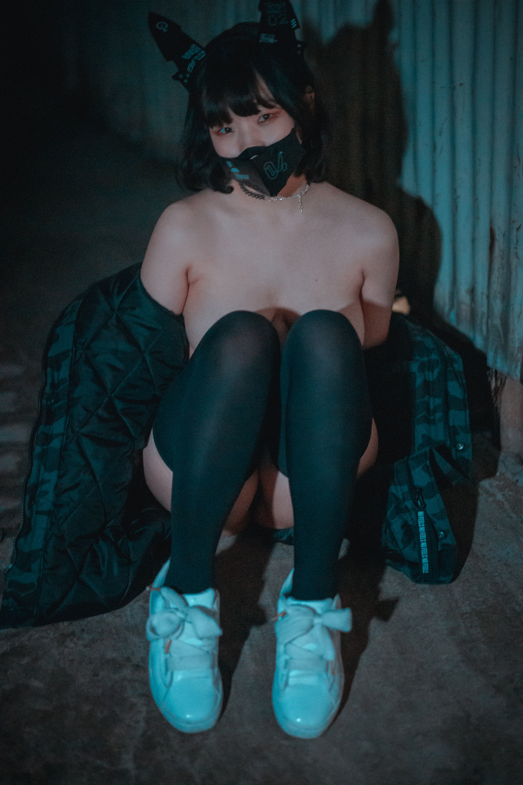ジャワ] ミンミ - ルディ 真夜中の狼 写真セット
