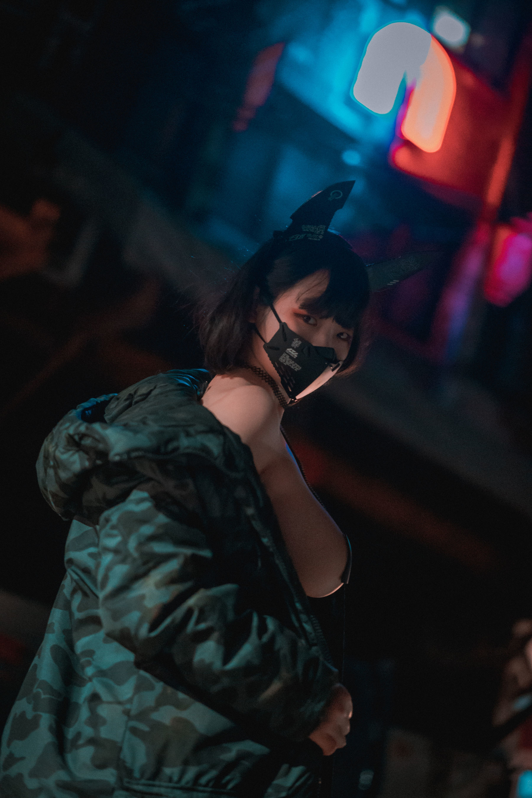 ジャワ] ミンミ - ルディ 真夜中の狼 写真セット