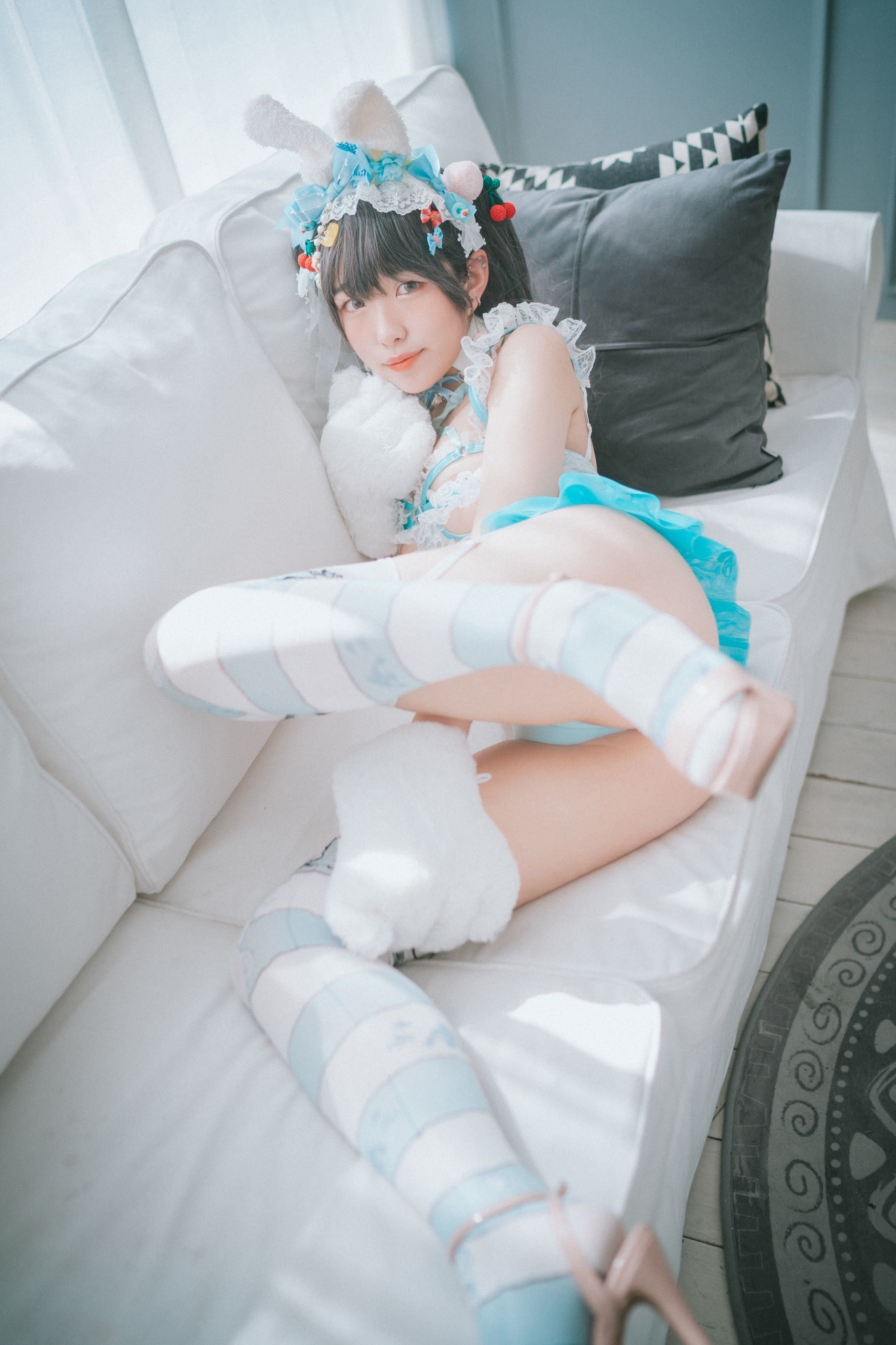DJAWA] Sonson - Turquoise Bunny Photo Set