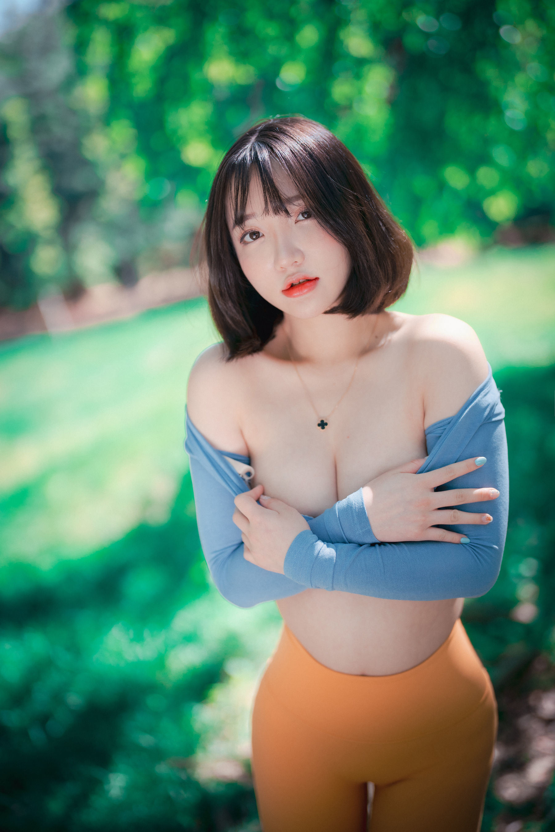 DJAWA] ยีอึน - ซน เดินป่า ชุดรูปภาพ