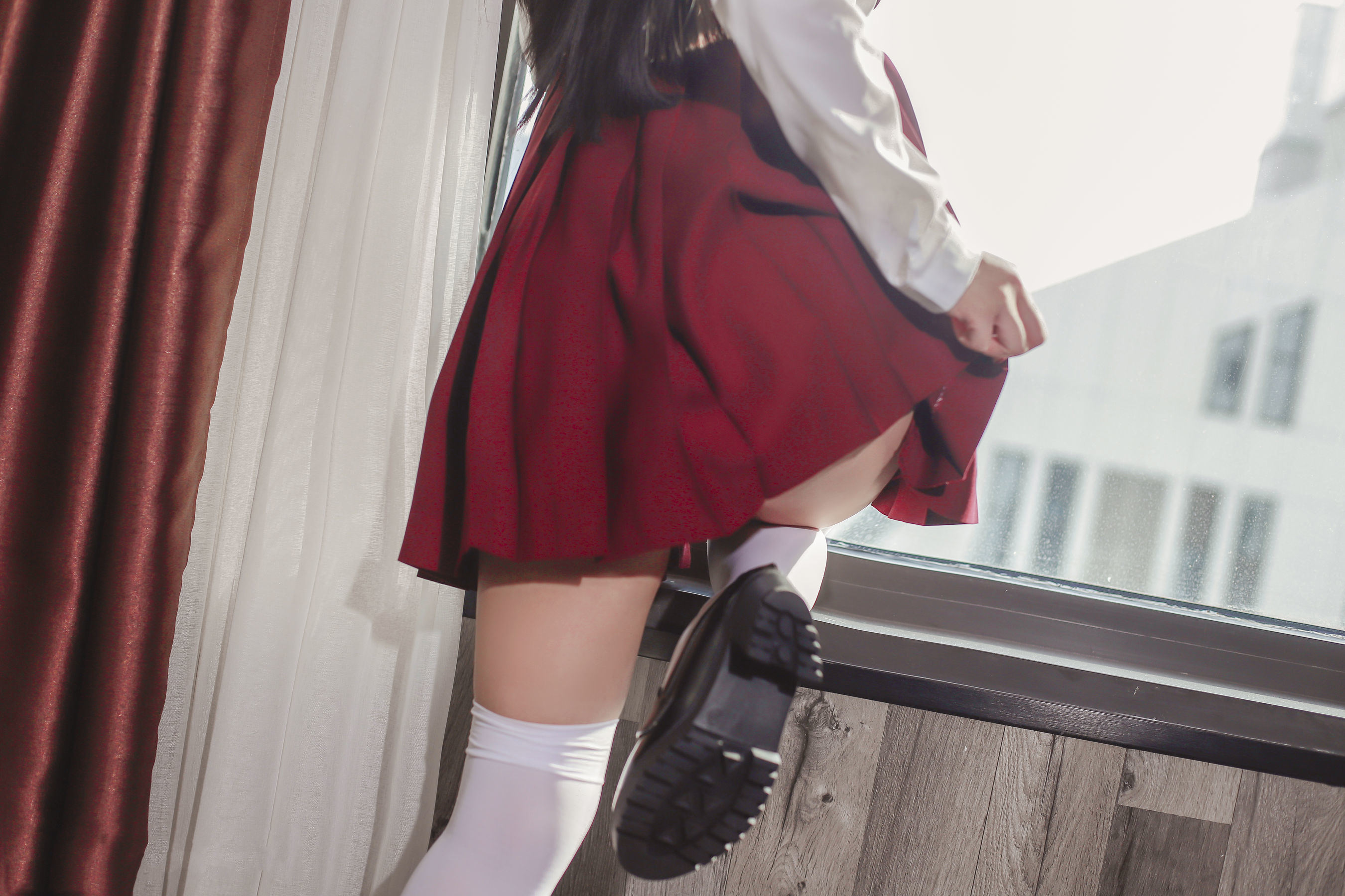 Miaotang Film] Vol. 450: A Red Dress Photo Set
