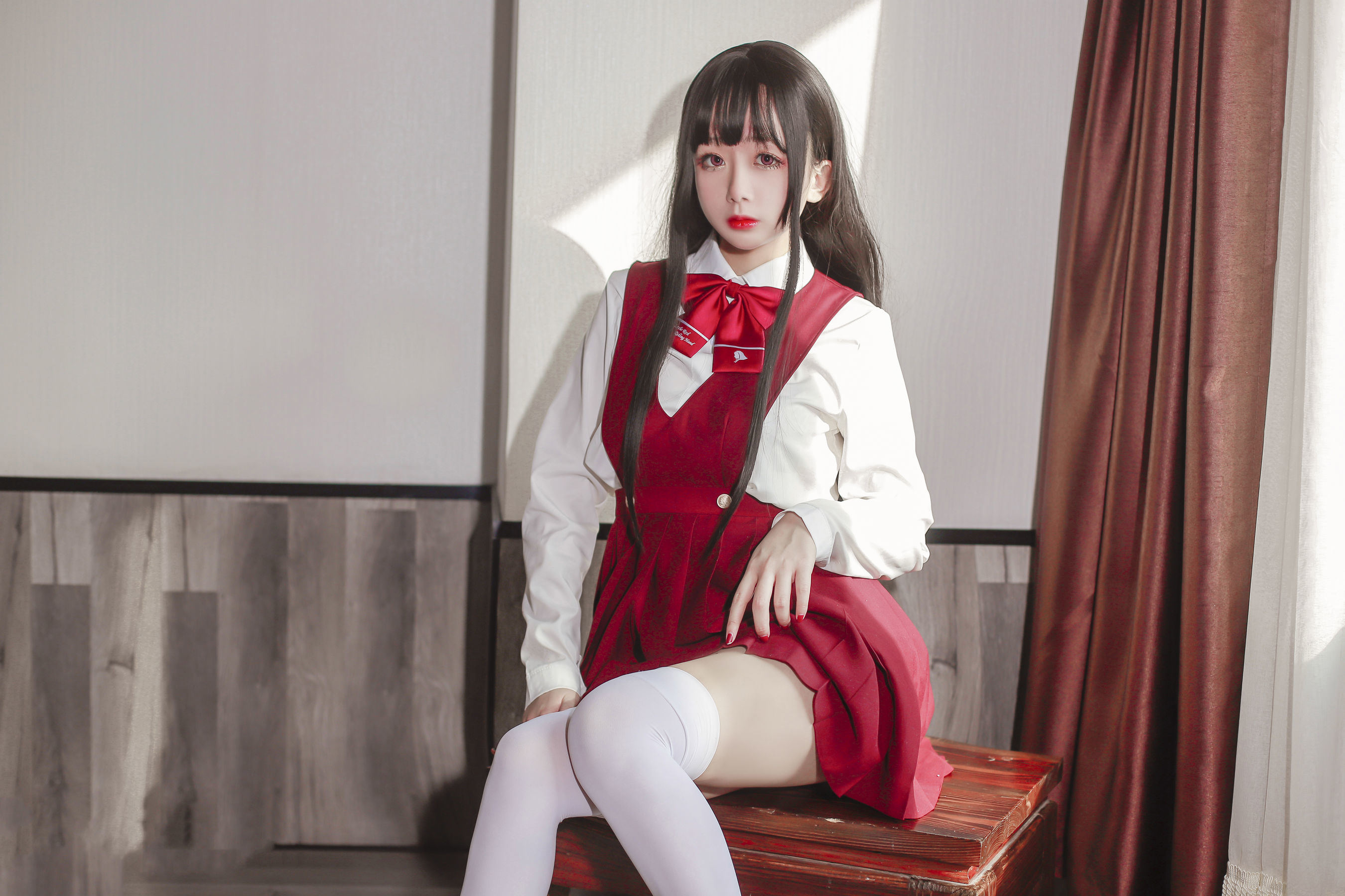 Miaotang Film] Vol. 450: A Red Dress Photo Set