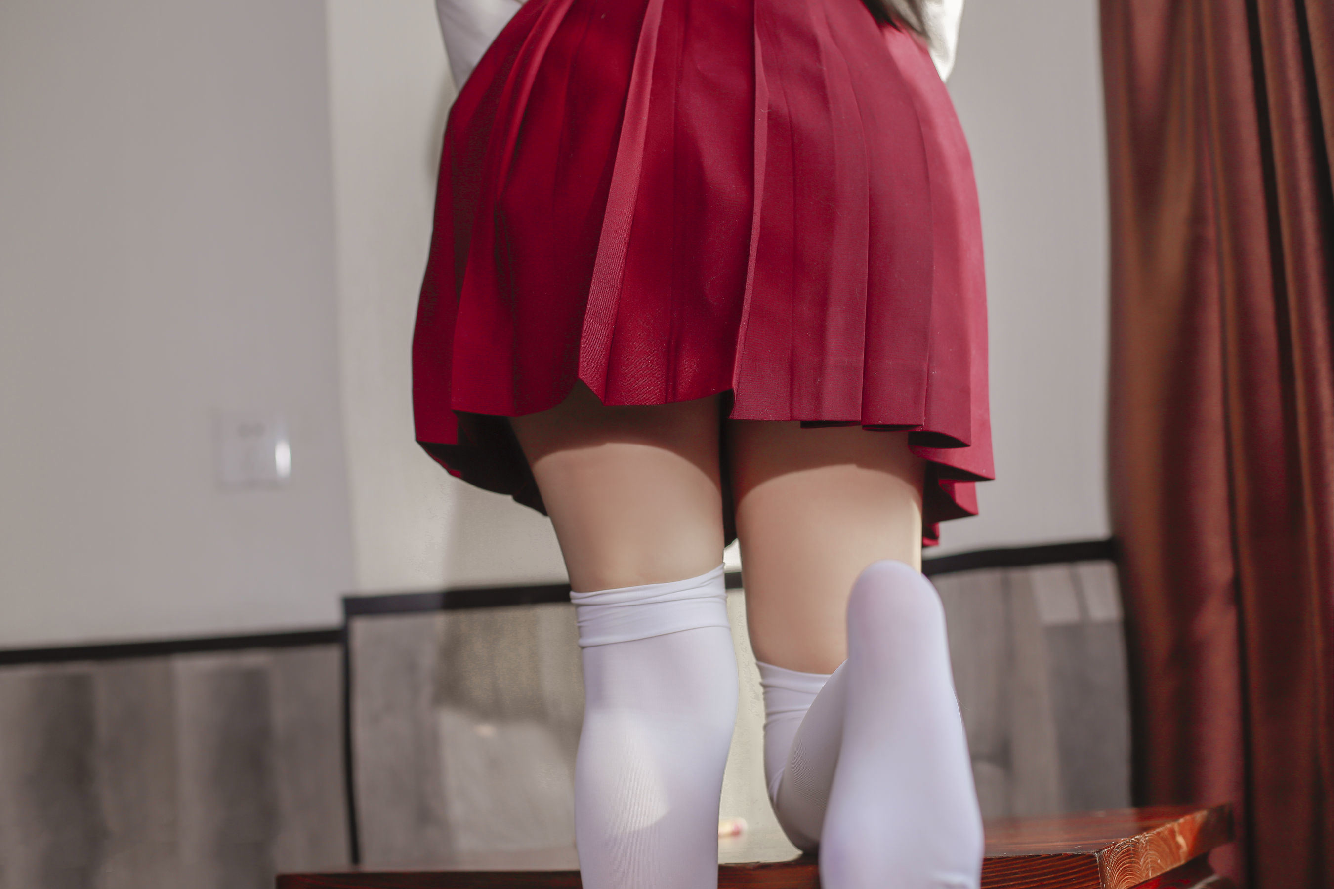 Miaotang Film] Vol. 450: A Red Dress Photo Set