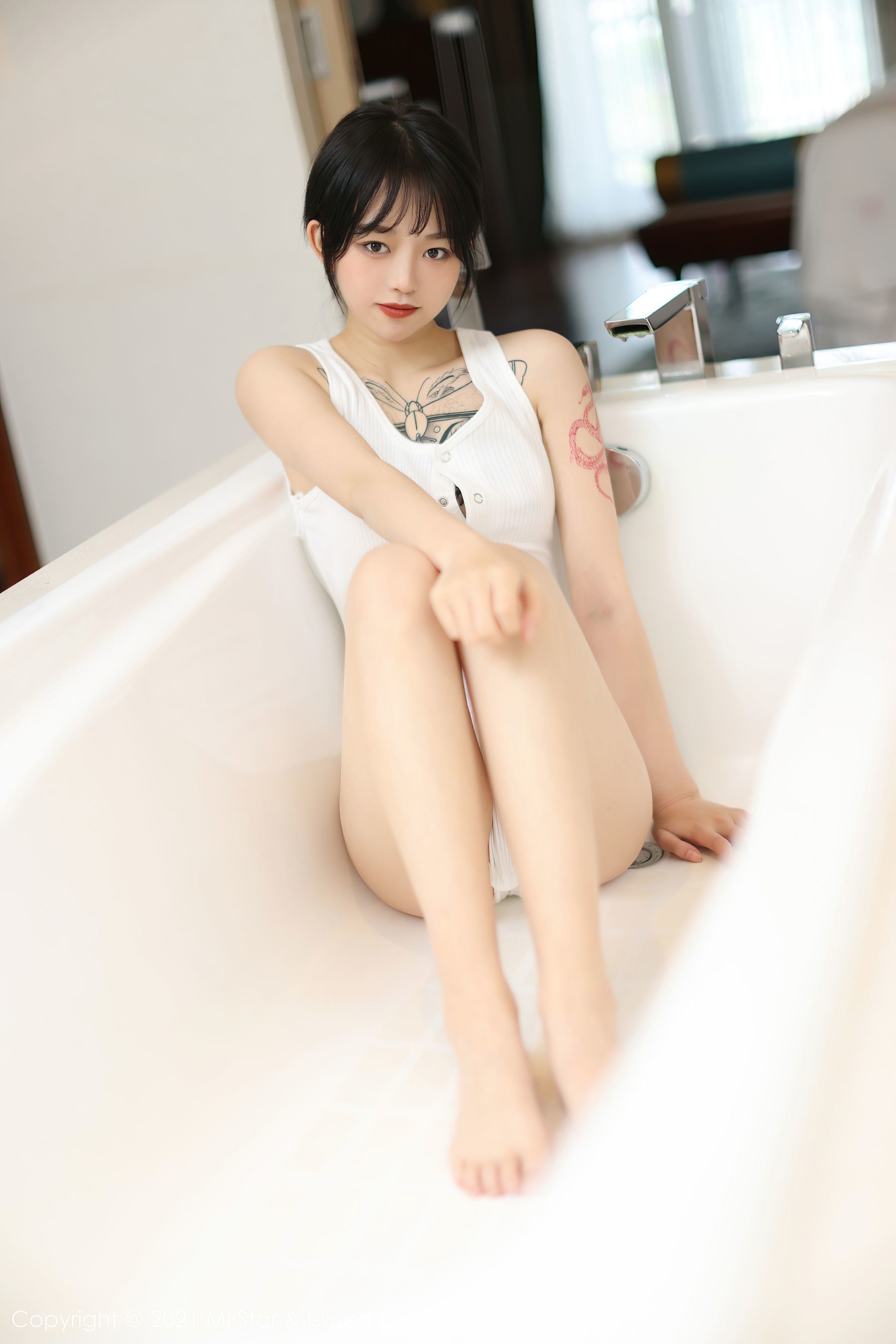 模范學院MFStar Vol.496 奶瓶子 濕身紋身寫真