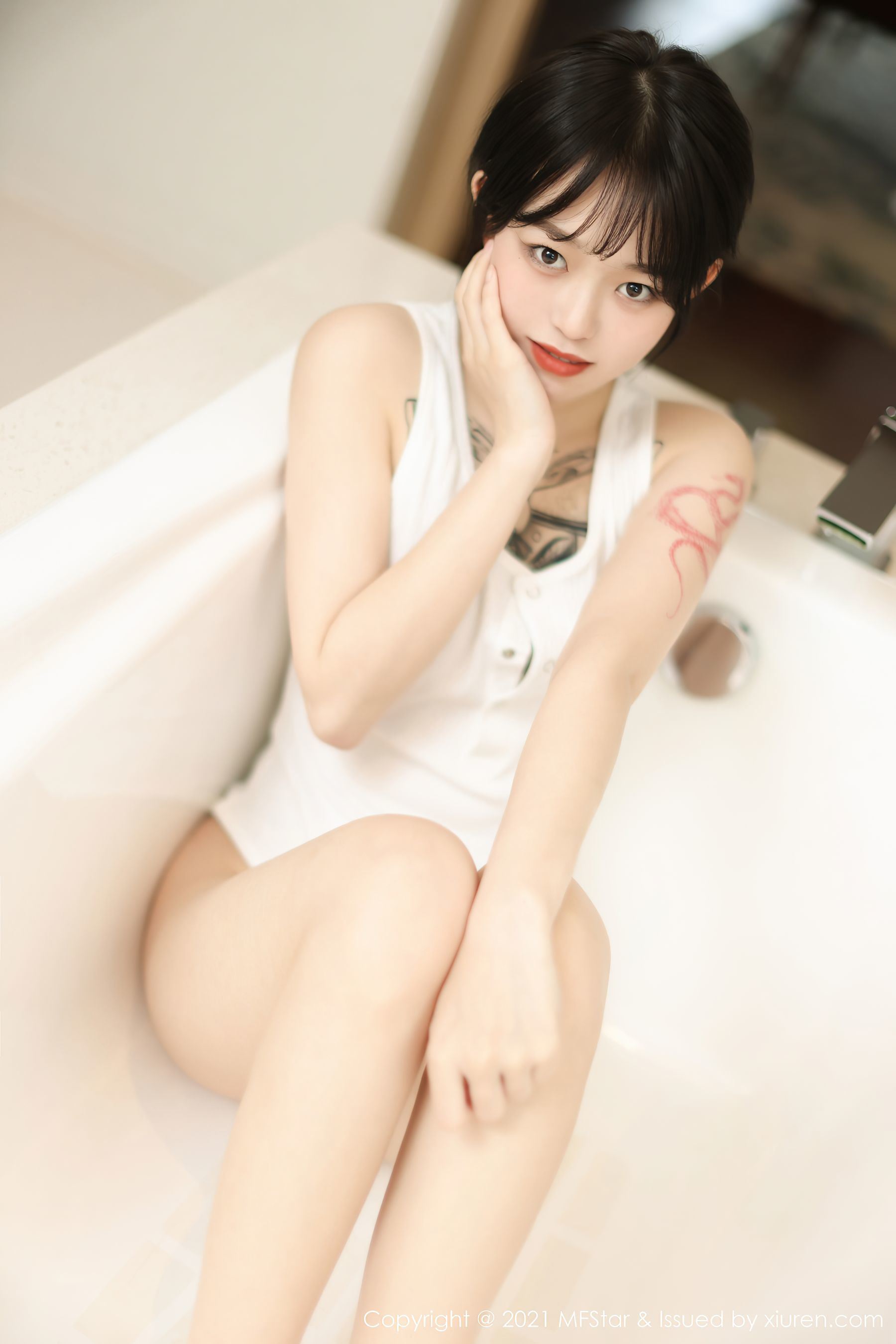 模范學院MFStar Vol.496 奶瓶子 濕身紋身寫真