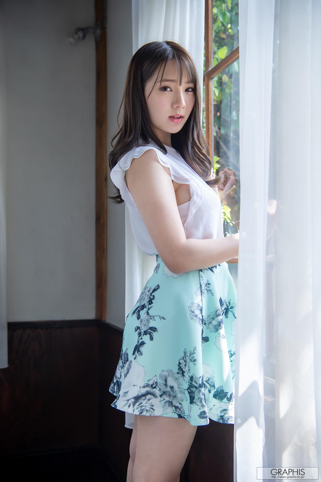 Graphis] First Gravure – 早野 詩 141P