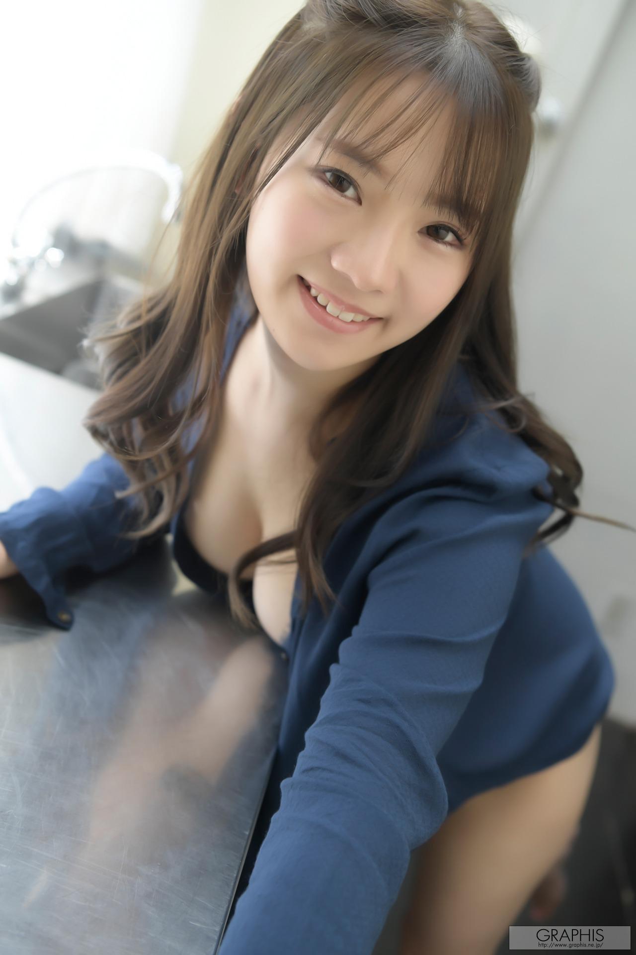 Graphis] First Gravure – 早野 詩 141P