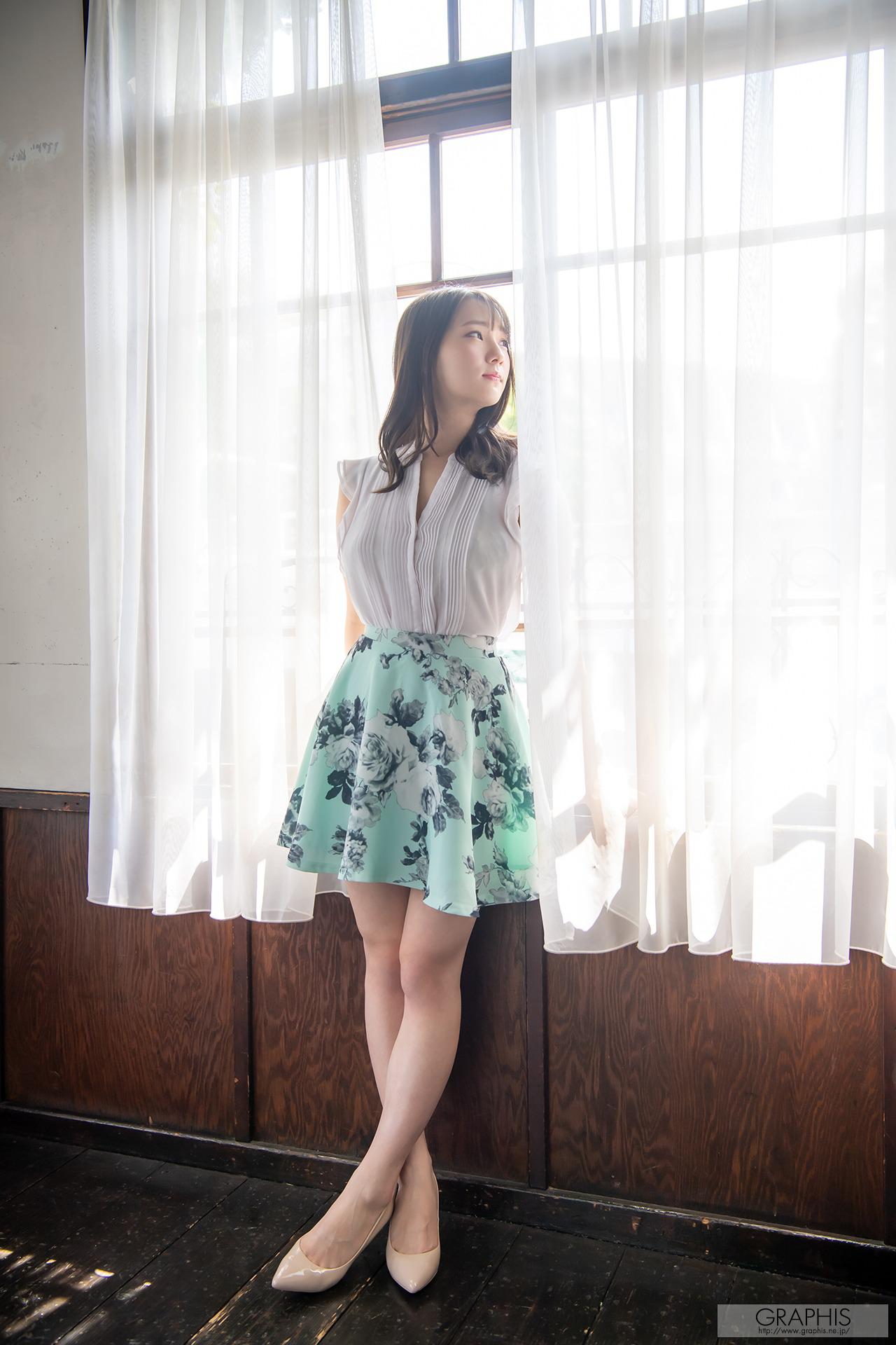 Graphis] First Gravure – 早野 詩 141P