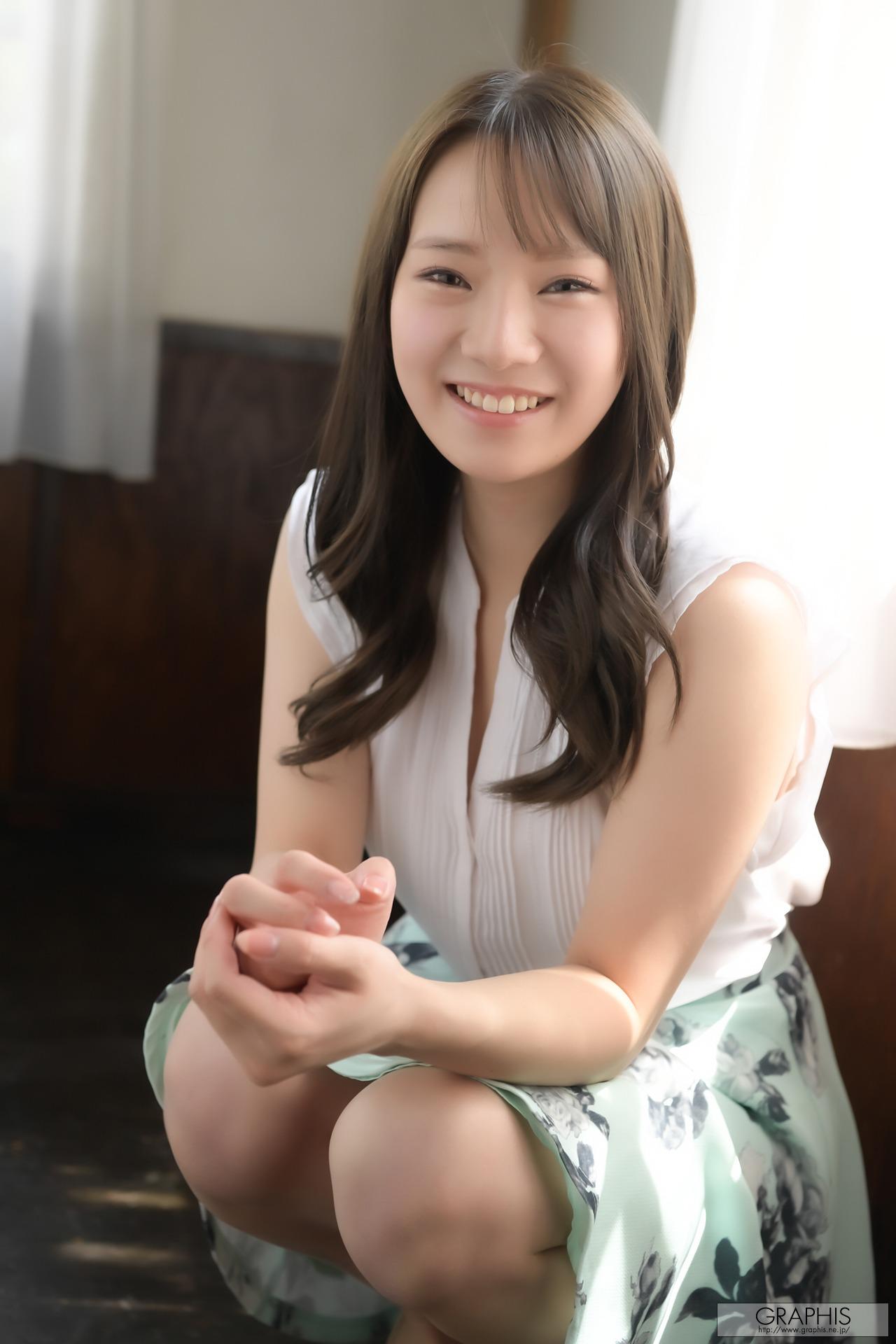 Graphis] First Gravure – 早野 詩 141P