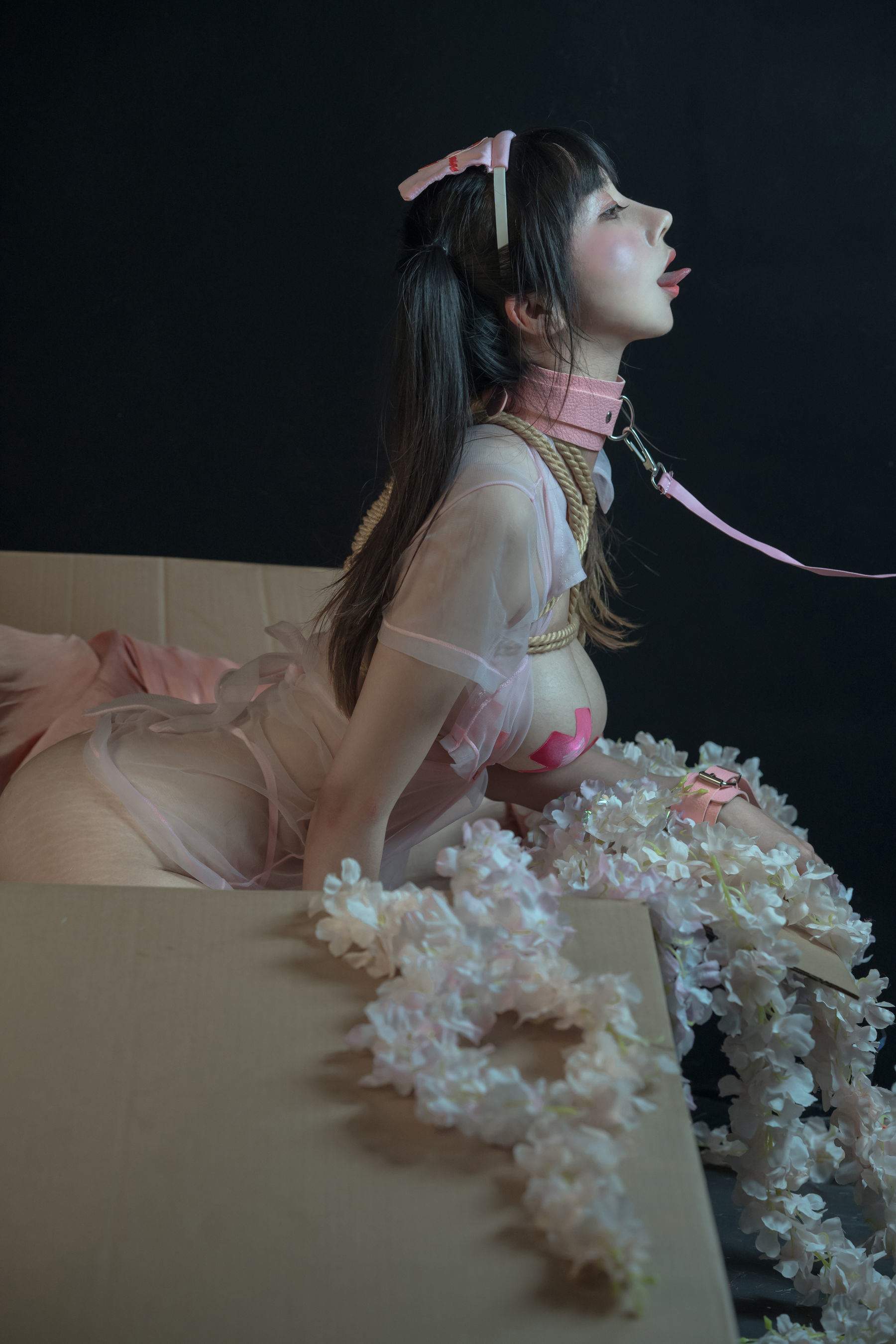Internet Celebrity Cosplayer Photobook] Yun Xi Xi - Peach Nurse