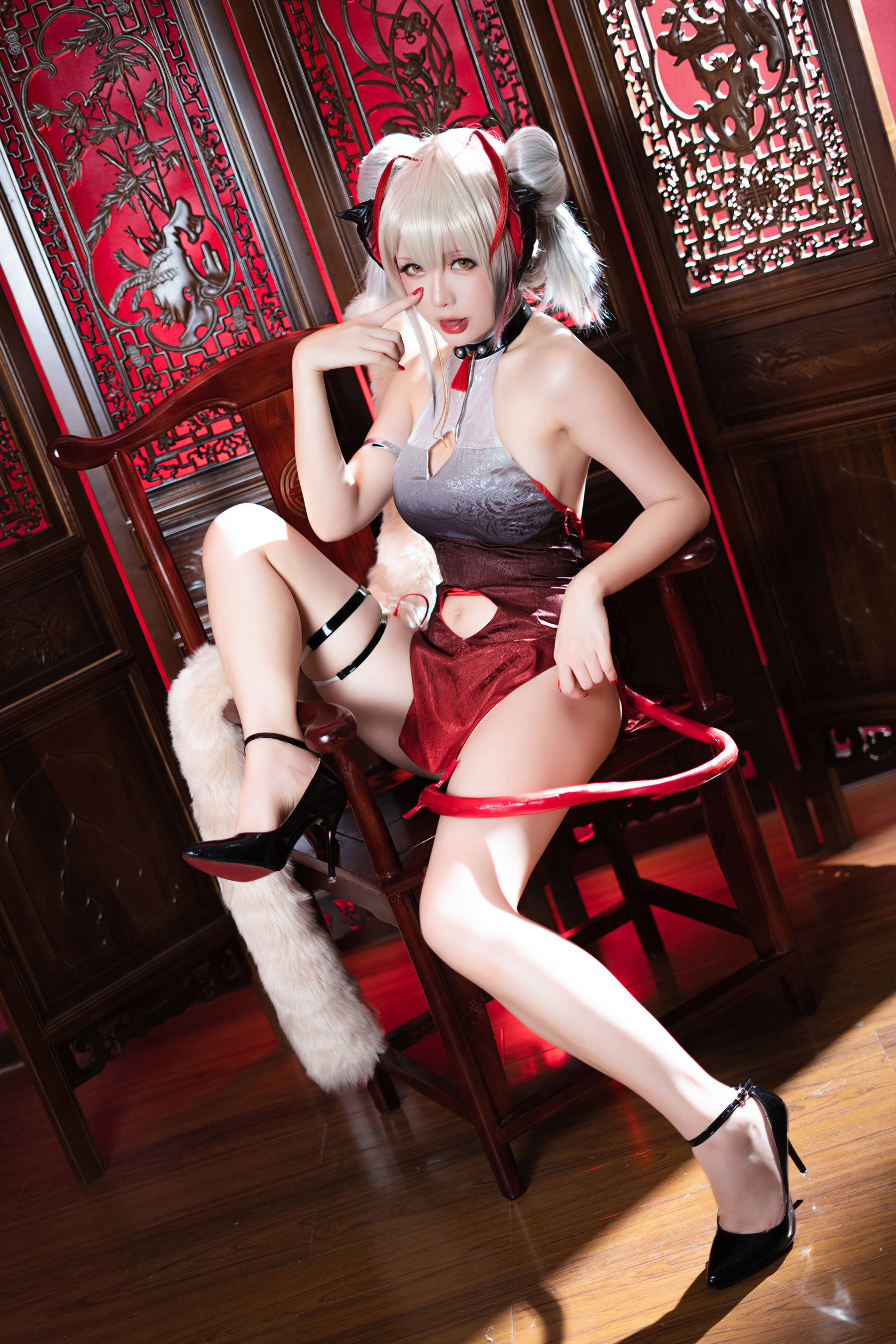 Internet Celebrity COSER Photobook] COSER Miss Xing Zhi Chi Chi - W- Doujin Qipao