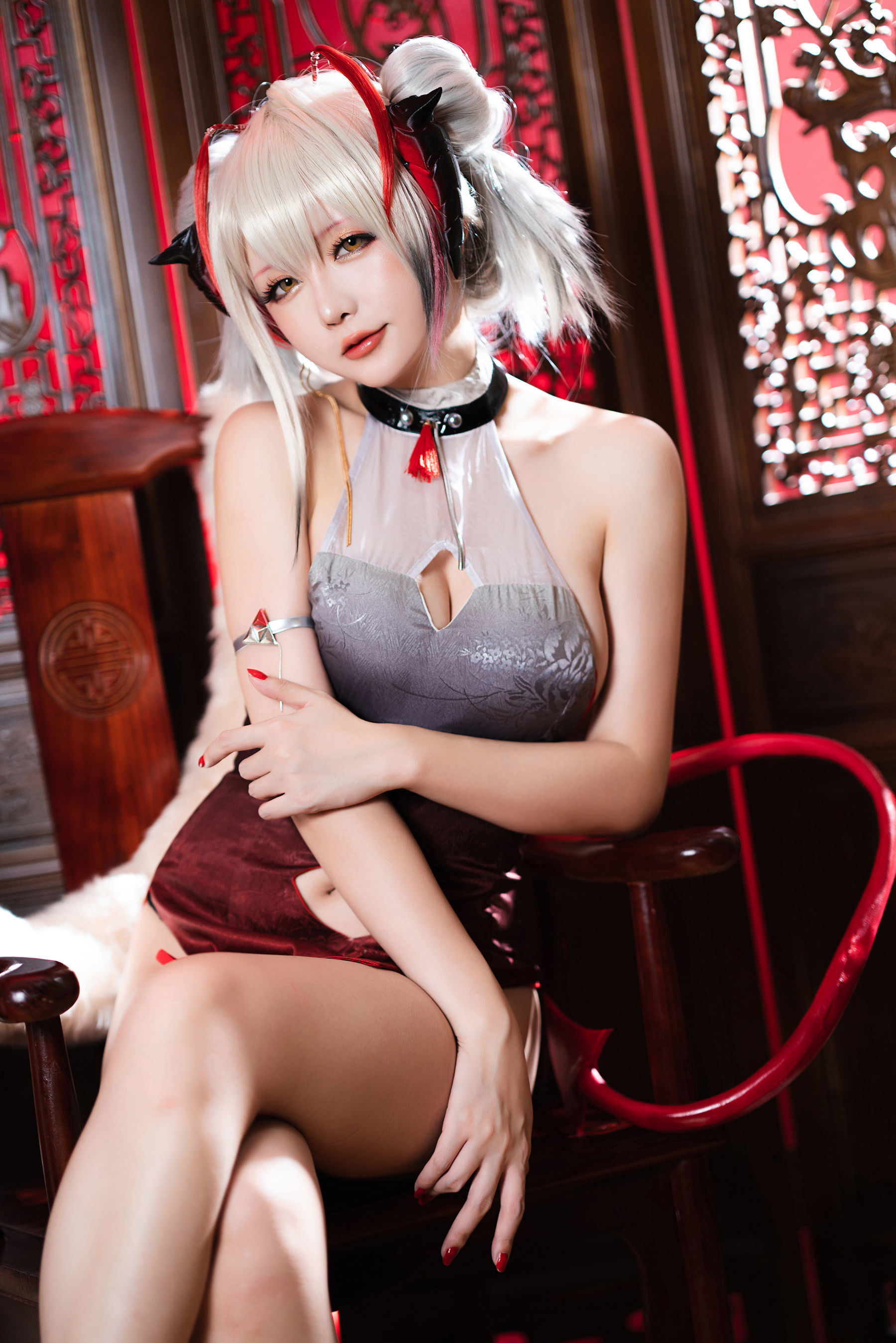 Internet Celebrity COSER Photobook] COSER Miss Xing Zhi Chi Chi - W- Doujin Qipao