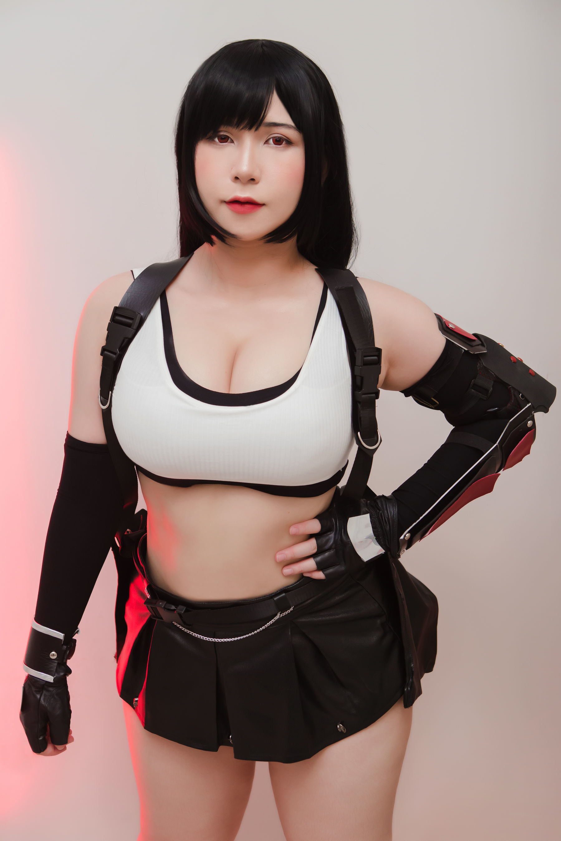 Internet Celebrity Cosplayer Photobook] Uy Uy - Tifa Lockhart