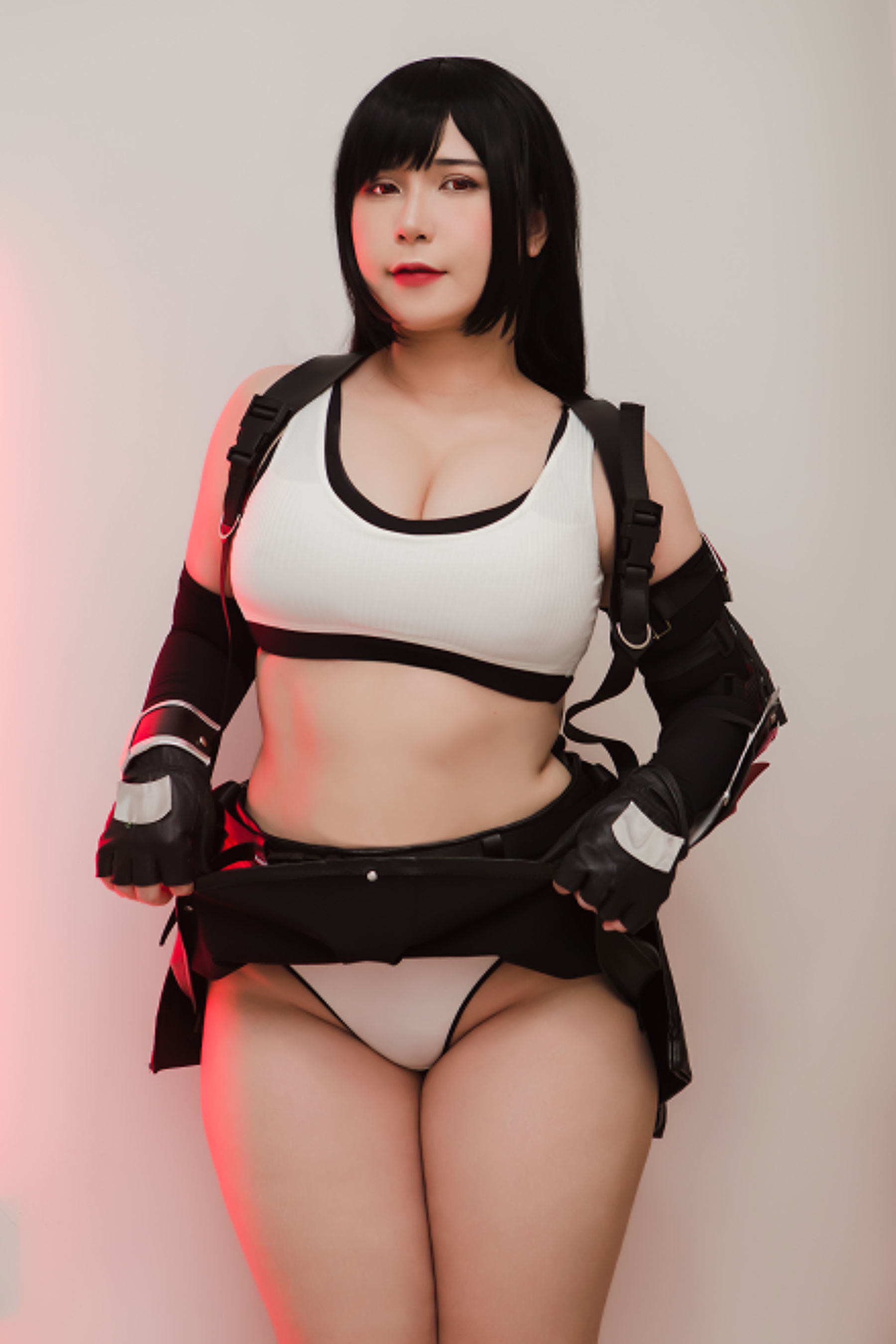 Internet Celebrity Cosplayer Photobook] Uy Uy - Tifa Lockhart