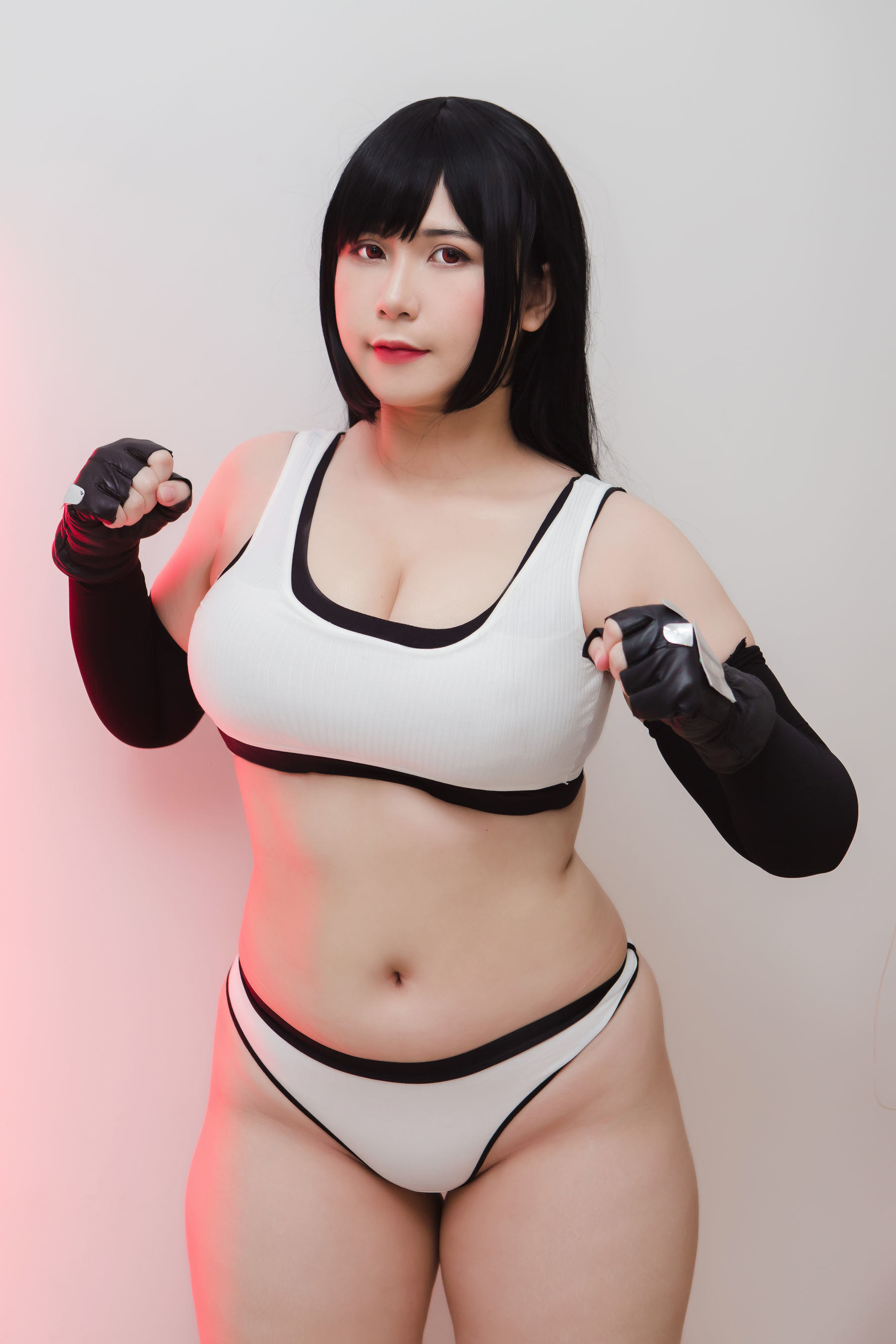 Internet Celebrity Cosplayer Photobook] Uy Uy - Tifa Lockhart