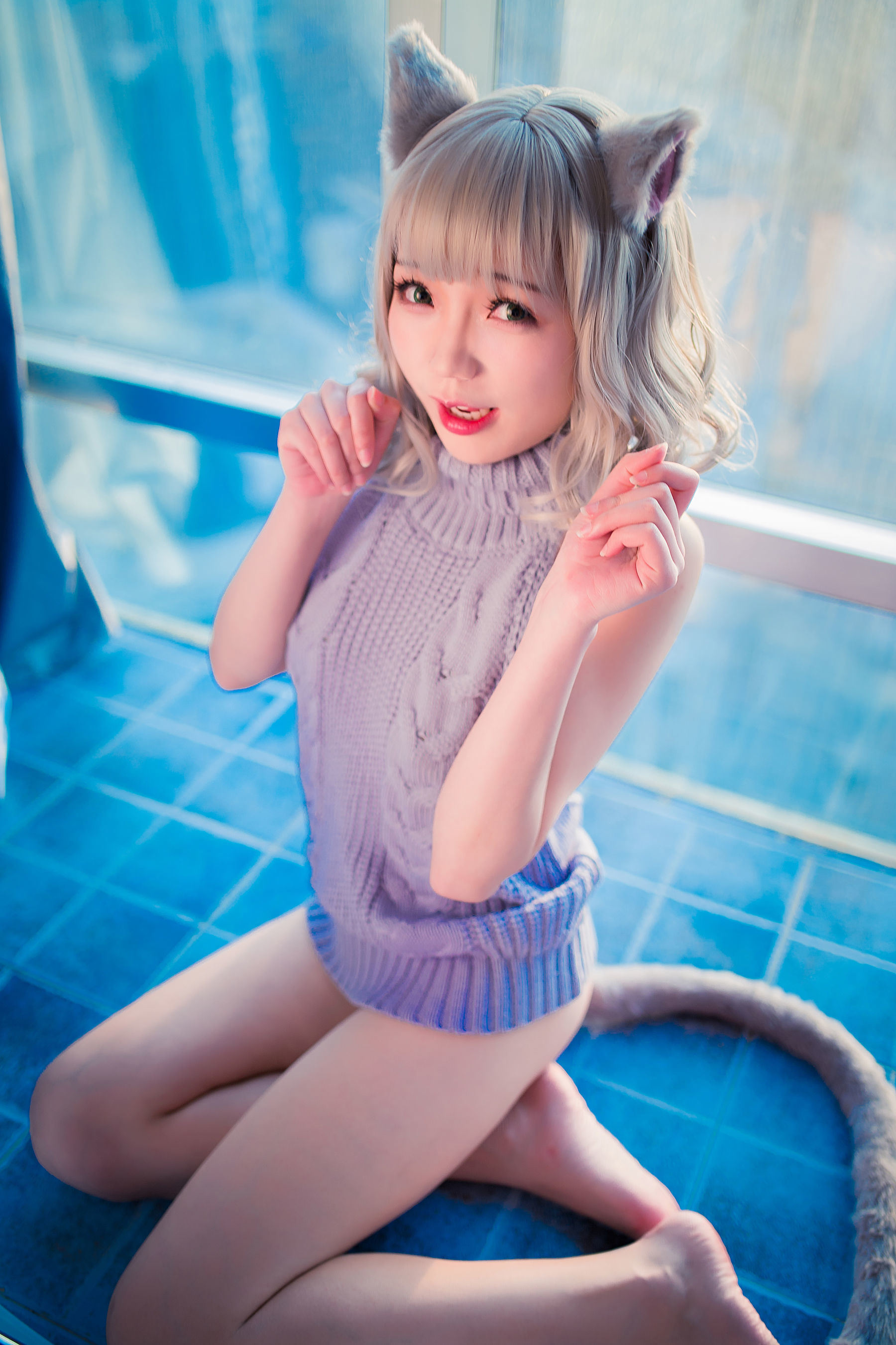 Internet Celebrity COSER Photobook]  belle ta Fan Service Mao - Backless Sweater